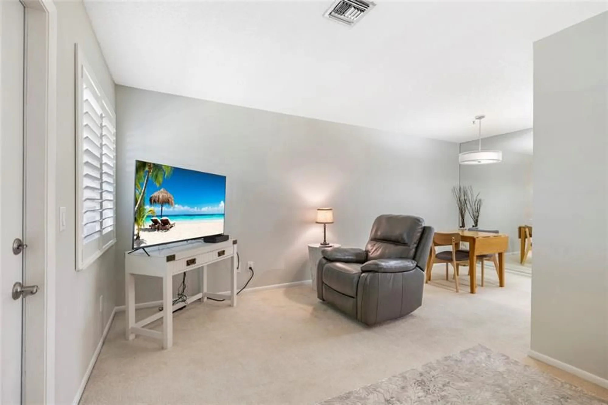 Property Slideshow image 7 of 20 | 27 vista gardens trl apt 204, Vero Beach, FL, 32962