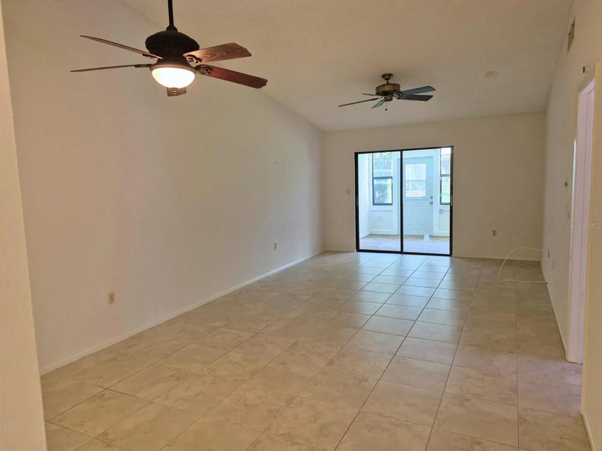 Property Slideshow image 4 of 31 | 1306 golfview dr # 1306, Tarpon Springs, FL, 34689