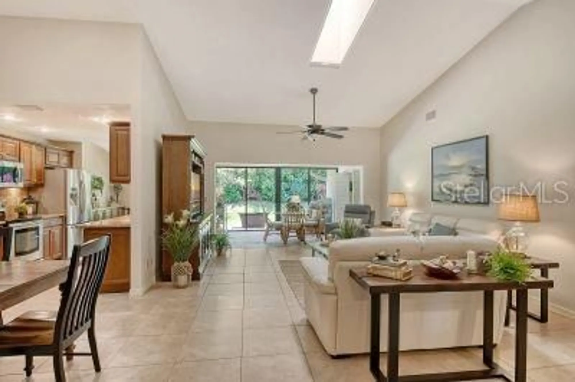 Property Slideshow image 7 of 28 | 3954 wilshire cir e # 165, Sarasota, FL, 34238
