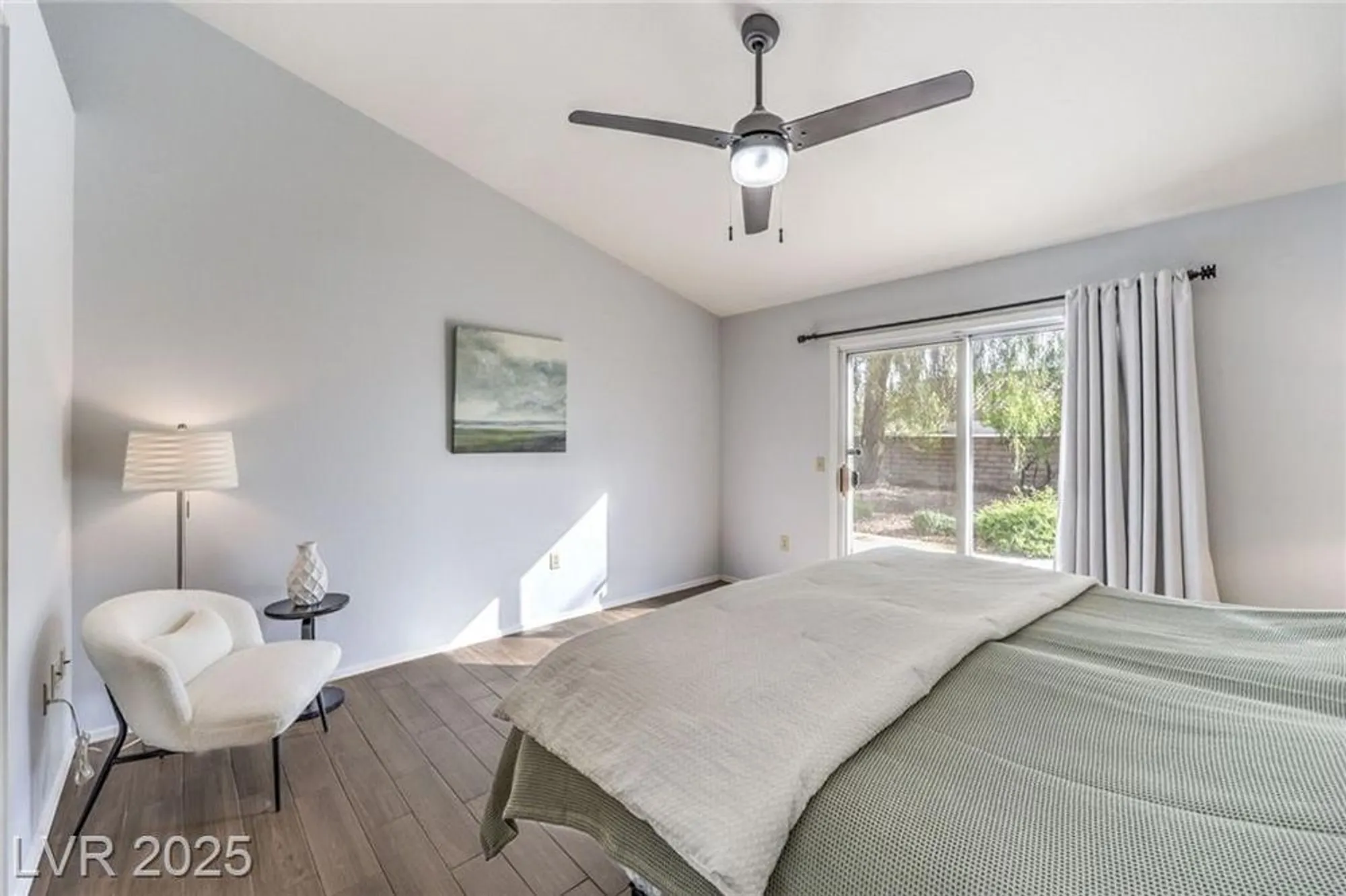 Property Slideshow image 21 of 53 | 3000 linkview dr, Las Vegas, NV, 89134