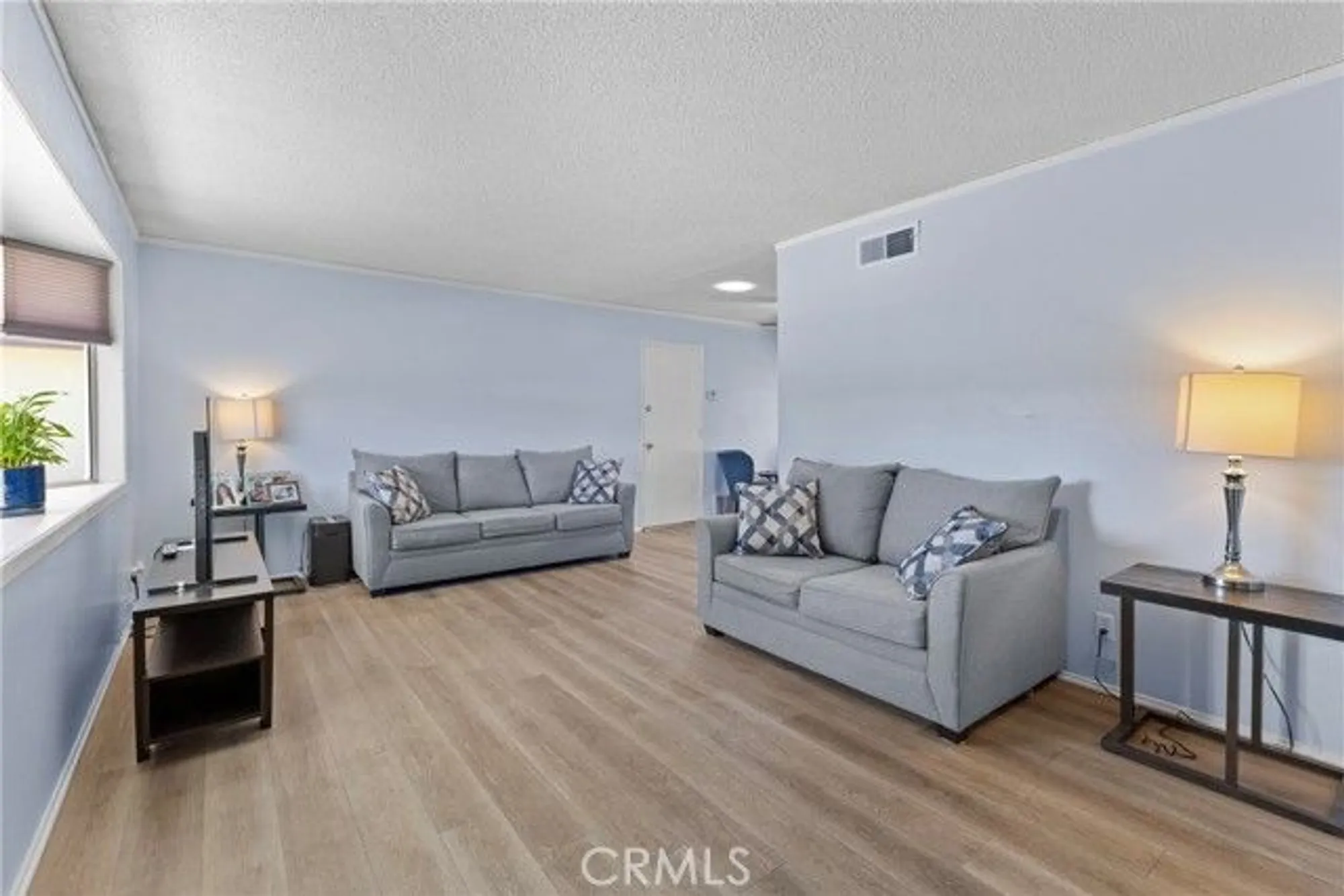 Property Slideshow image 4 of 41 | 541 shasta way, Hemet, CA, 92543