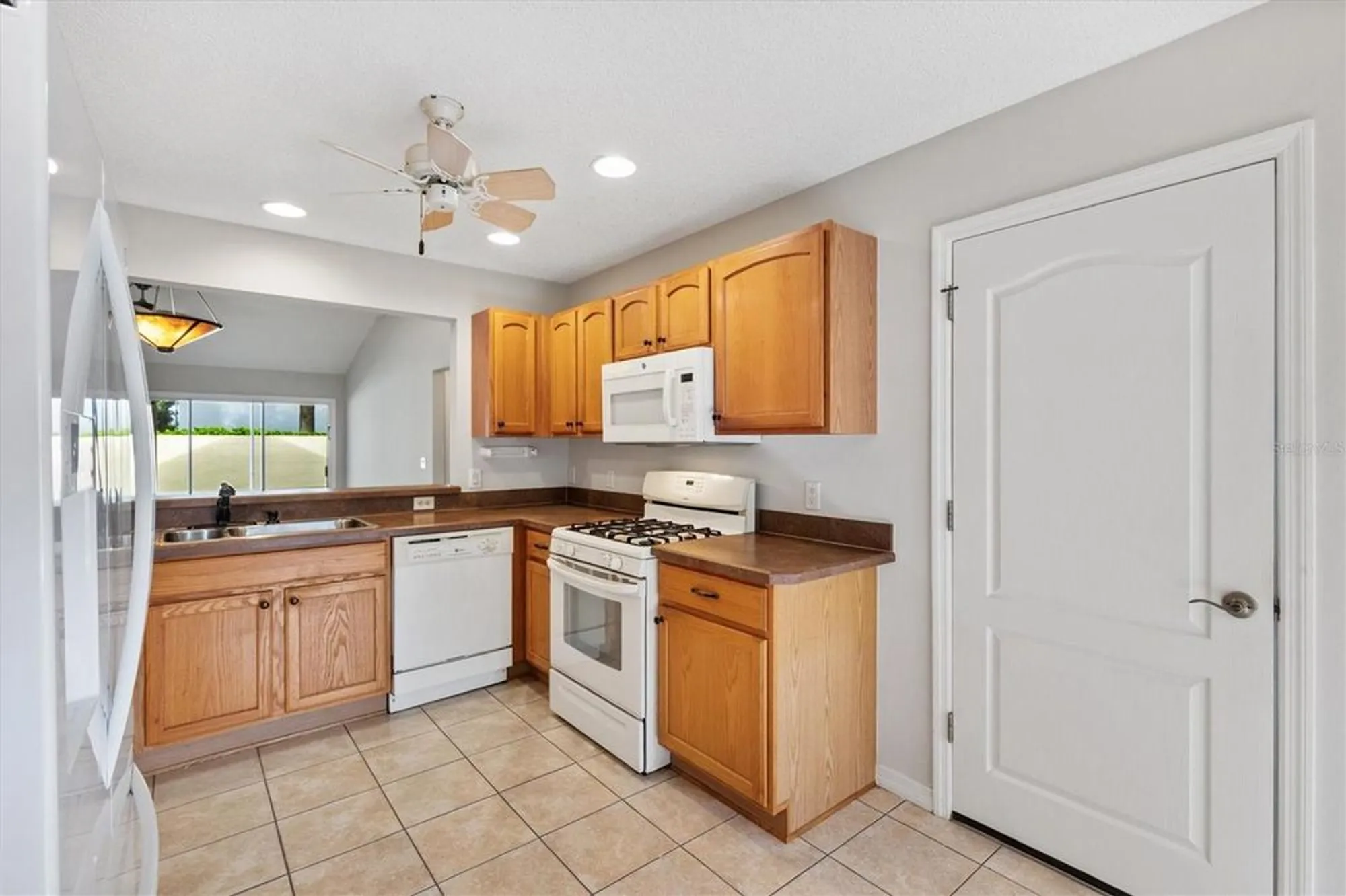 Property Slideshow image 18 of 46 | 2573 caribe dr, The Villages, FL, 32162