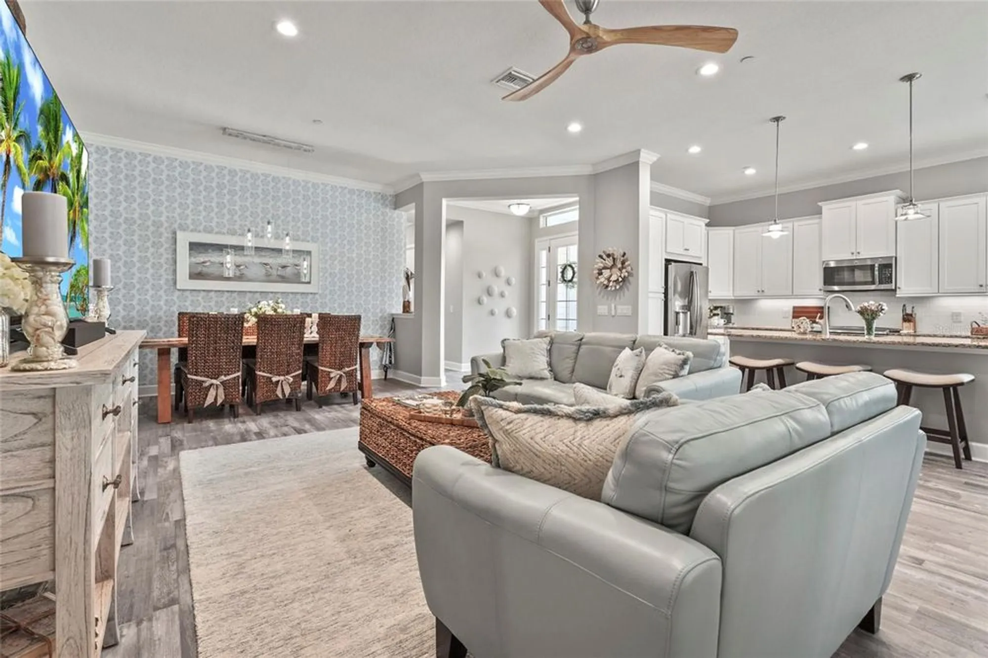 Property Slideshow image 24 of 76 | 303 compass point dr 101, Bradenton, FL, 34209