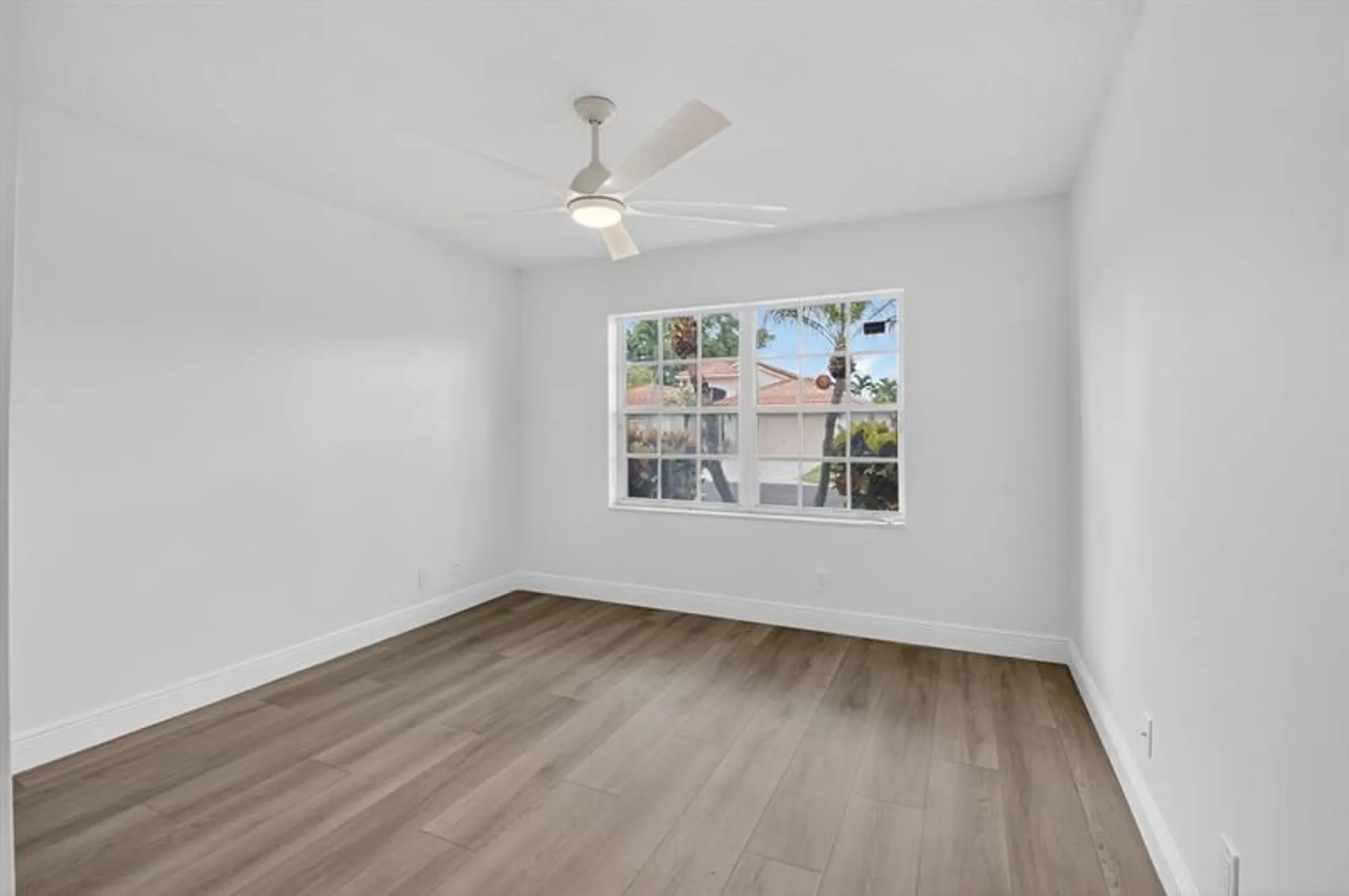 Property Slideshow image 29 of 62 | 5891 royal isles blvd, Boynton Beach, FL, 33437
