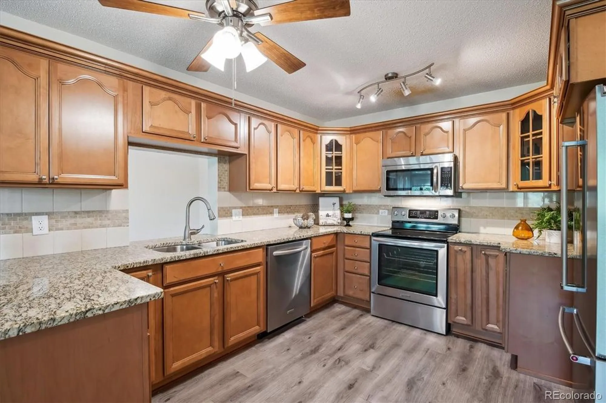 Property Slideshow image 1 of 50 | 605 s alton way apt 9c, Denver, CO, 80247