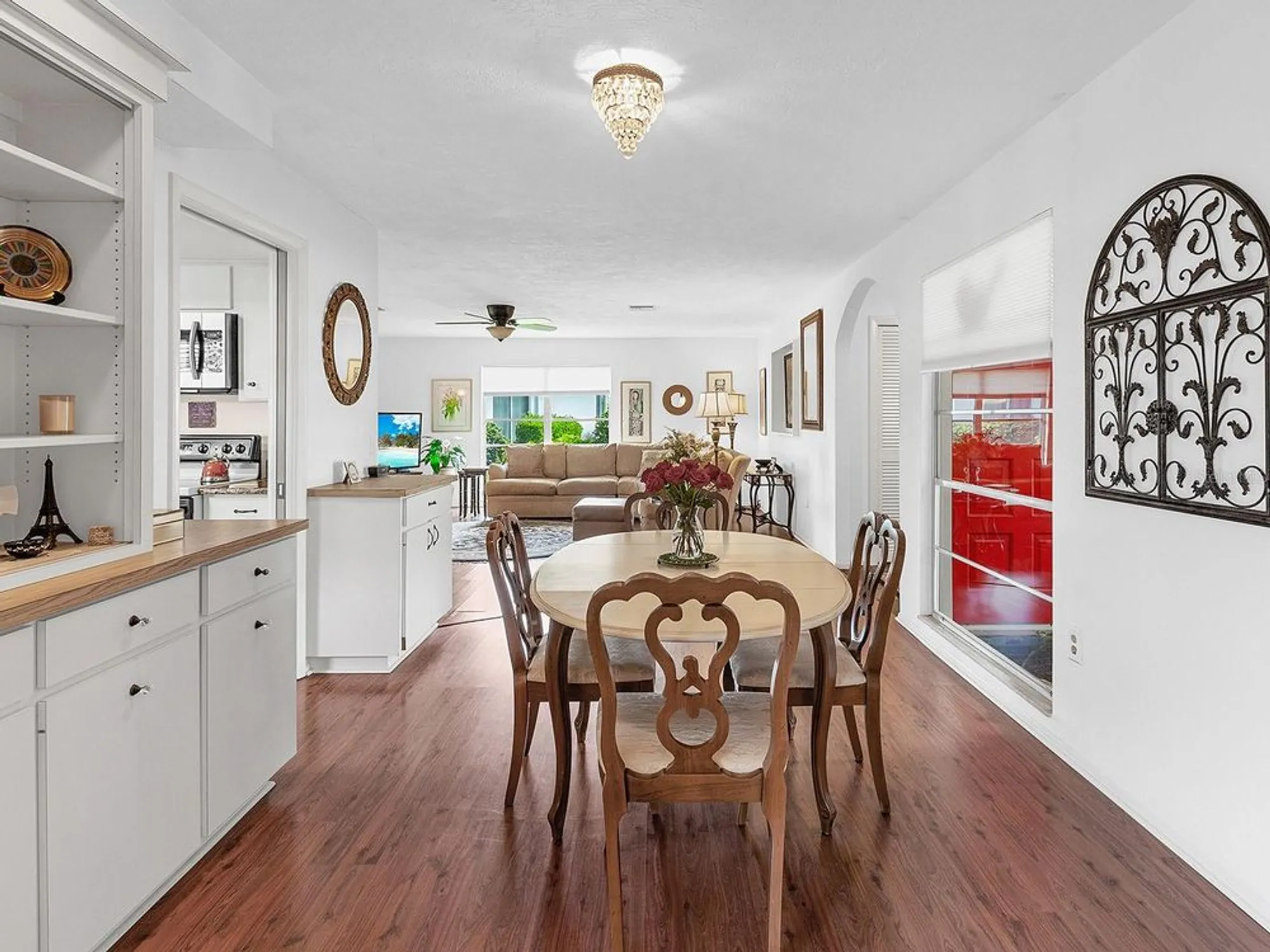 Property Slideshow image 11 of 32 | 3761 somerville dr # 1518, Sarasota, FL, 34232