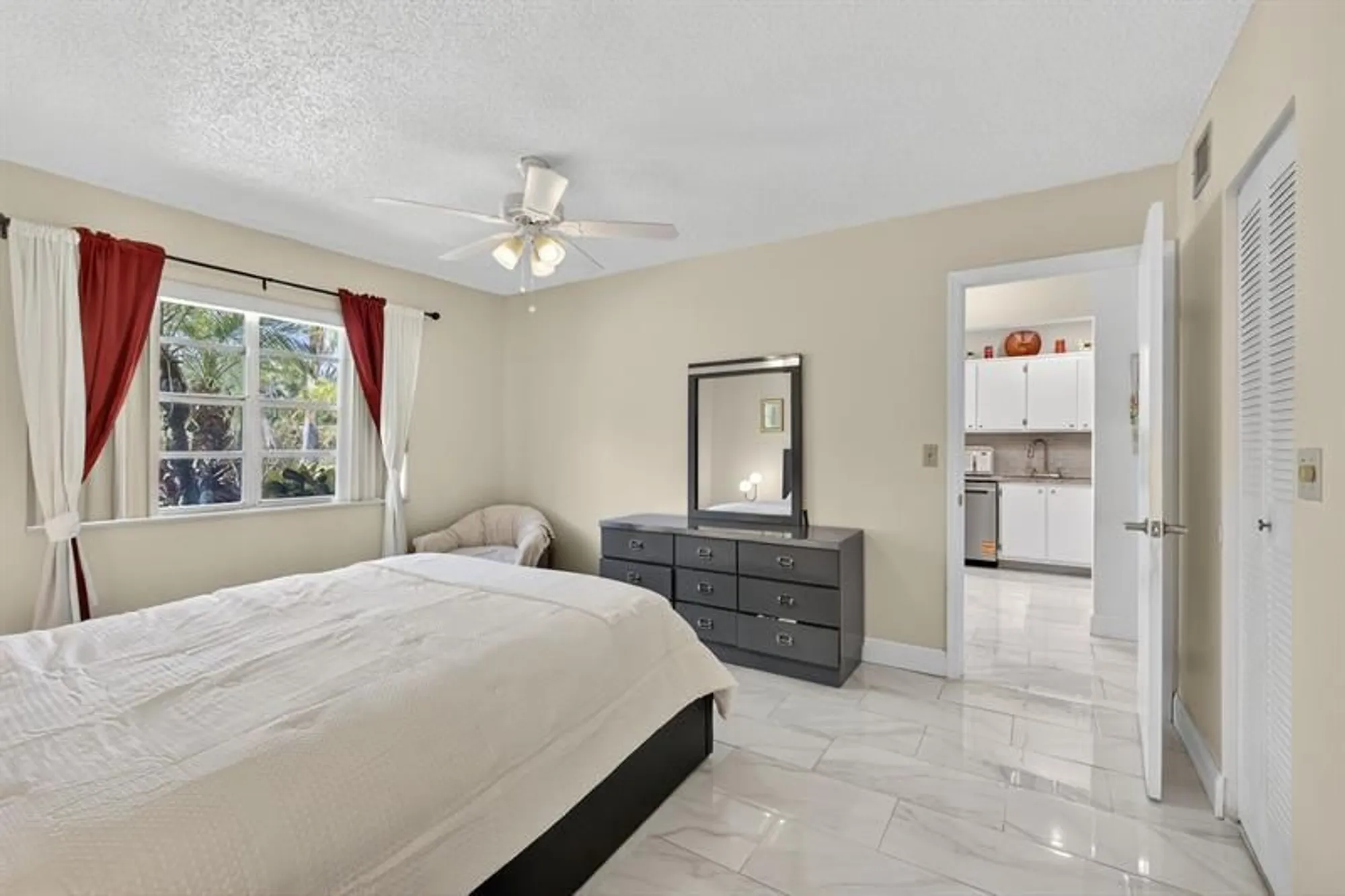 Property Slideshow image 13 of 30 | 224 lake constance dr # 224, West Palm Beach, FL, 33411