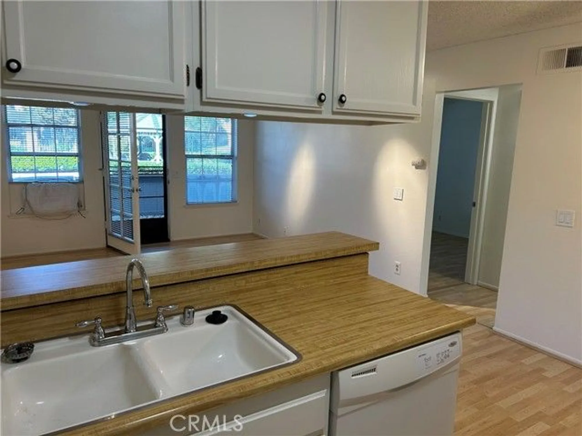 Property Slideshow image 9 of 47 | 18232 parkview ln 103, Huntington Beach, CA, 92648