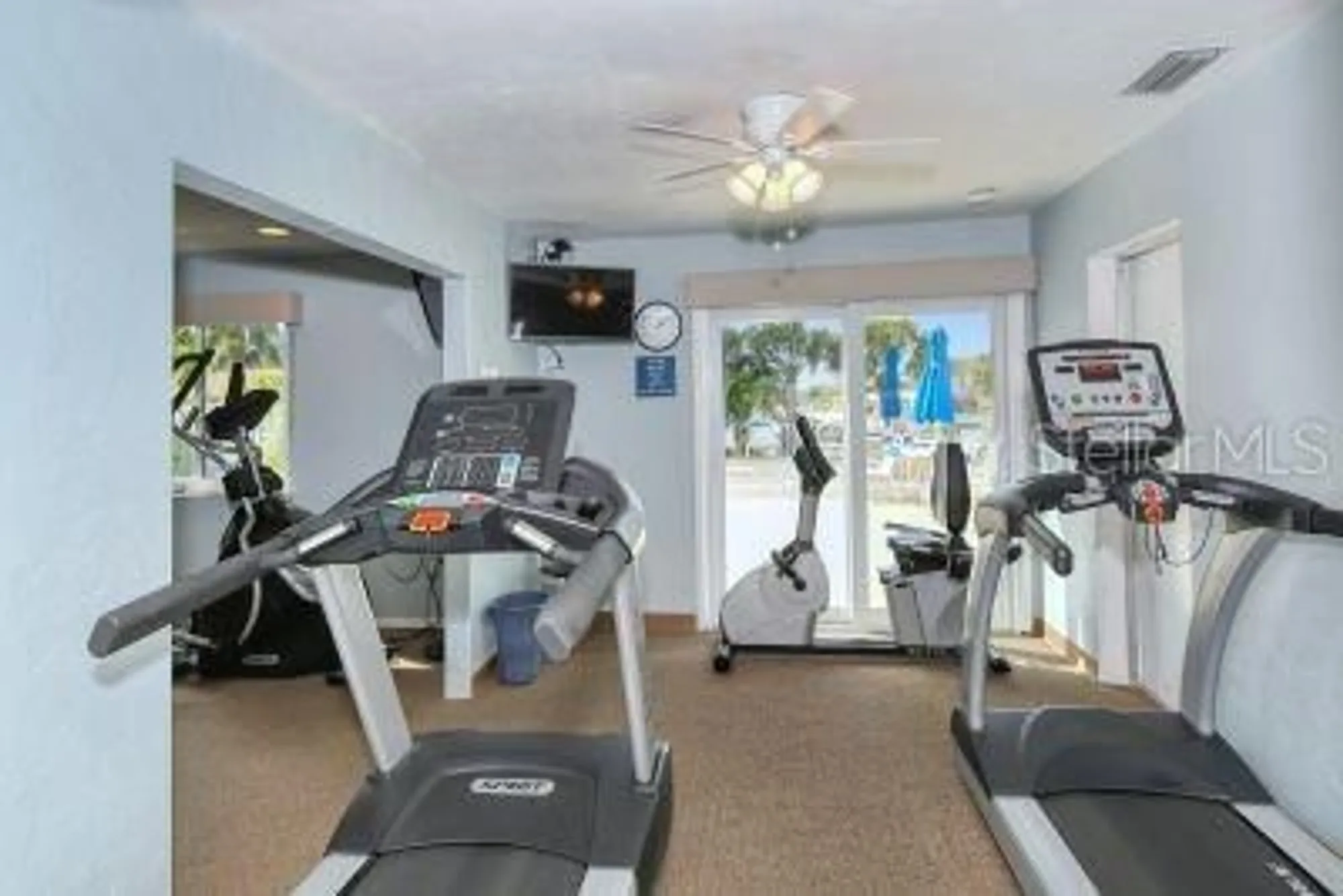 Property Slideshow image 33 of 35 | 2020 riverbluff pkwy # v329, Sarasota, FL, 34231
