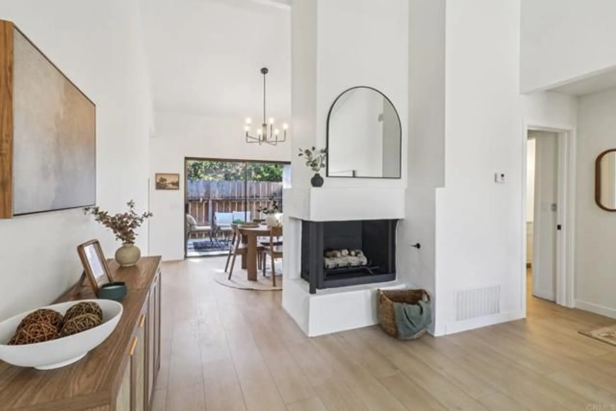 Property Slideshow image 4 of 36 | 737 nob cir, Vista, CA, 92084