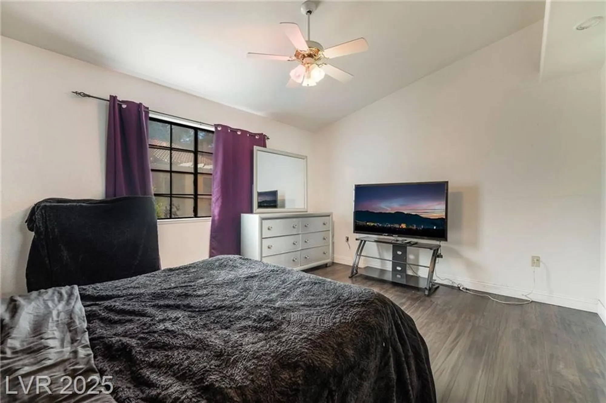 Property Slideshow image 20 of 44 | 2851 s valley view blvd 1120, Las Vegas, NV, 89102