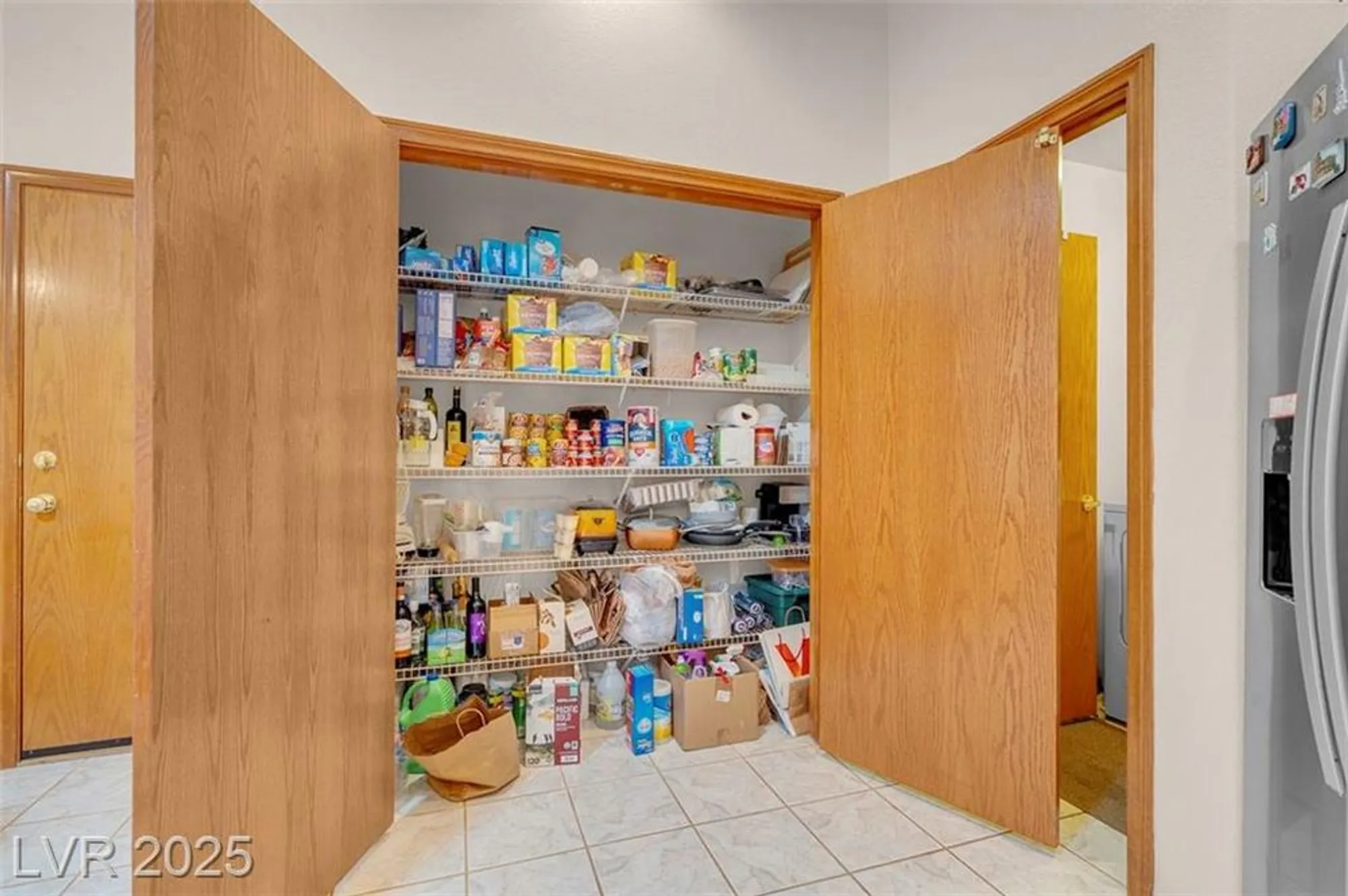 Property Slideshow image 19 of 46 | 5204 rim view ln, Las Vegas, NV, 89130
