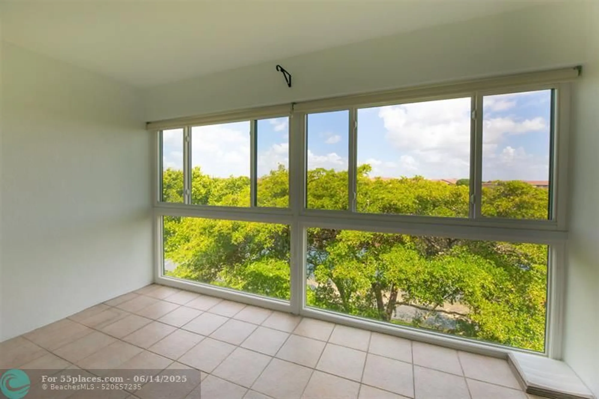Property Slideshow image 32 of 62 | 750 sw 138th ave apt 403f, Pembroke Pines, FL, 33027