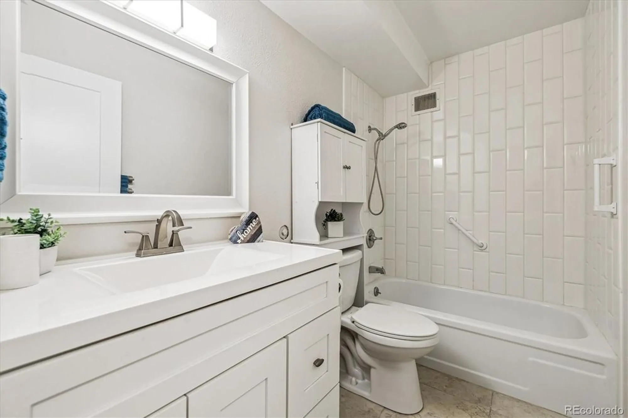 Property Slideshow image 18 of 50 | 650 s alton way apt 10a, Denver, CO, 80247