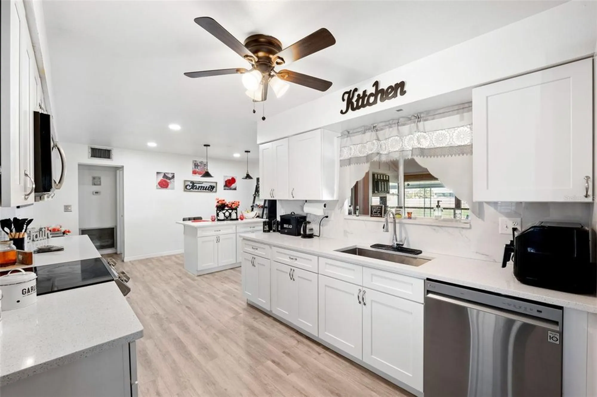 Property Slideshow image 13 of 19 | 1205 hacienda dr, Sun City Center, FL, 33573