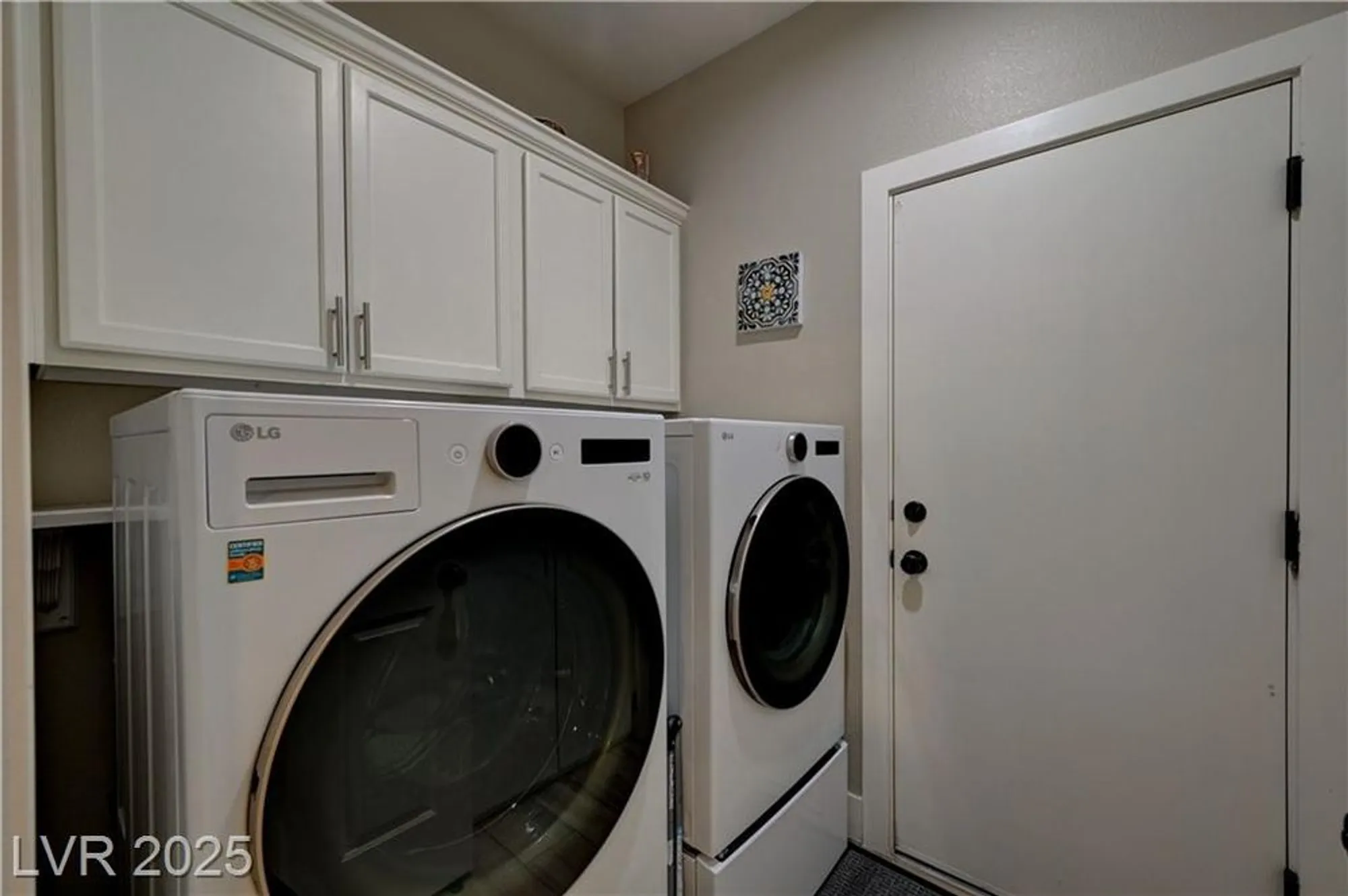 Property Slideshow image 24 of 50 | 3034 hickory valley rd, Henderson, NV, 89052