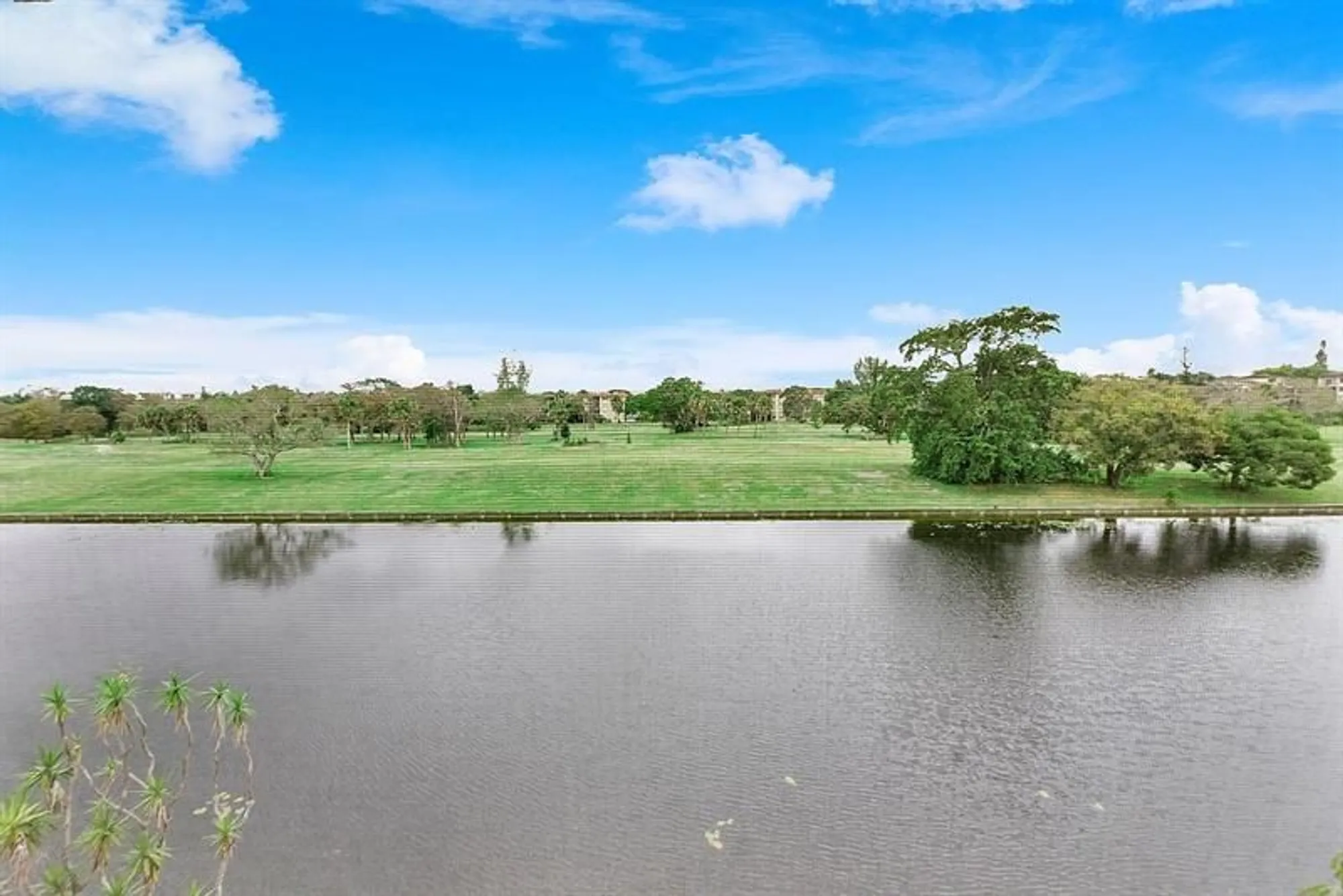 Property Slideshow image 28 of 32 | 3551 inverrary dr 404, Lauderhill, FL, 33319