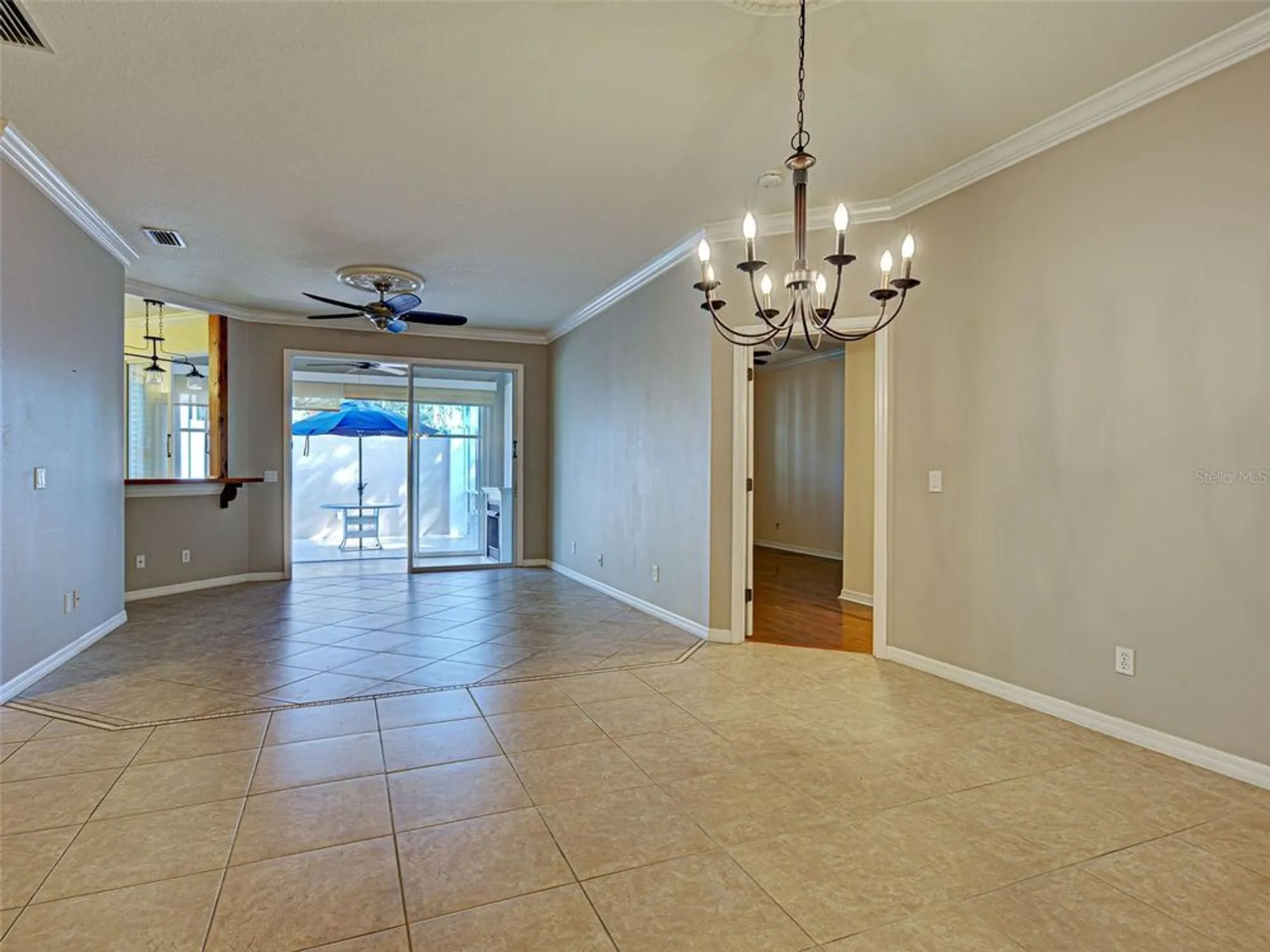 Property Slideshow image 11 of 54 | 912 barclay ct, Venice, FL, 34293