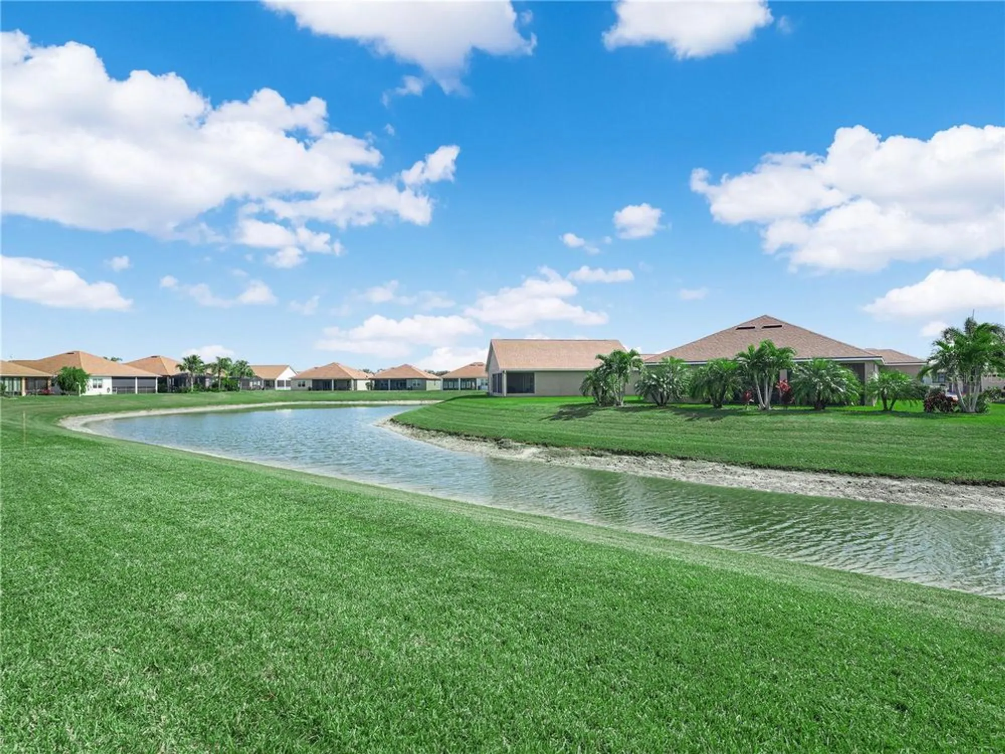 Property Slideshow image 36 of 68 | 1069 sawgrass dr, Winter Haven, FL, 33884