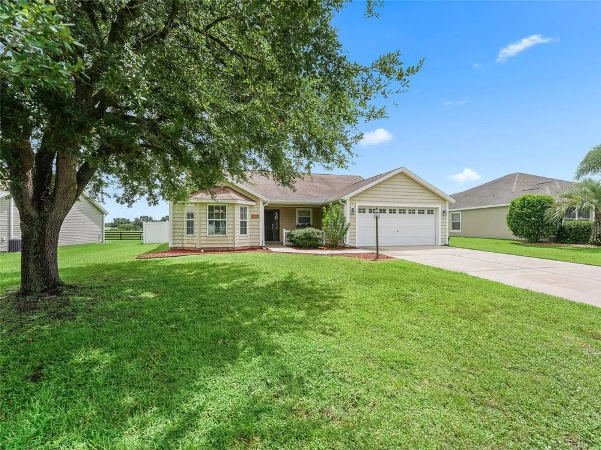 Property Slideshow image 5 of 41 | 12185 ne 51st cir, Oxford, FL, 34484