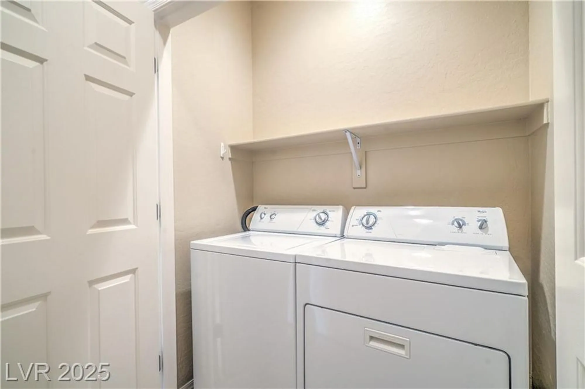 Property Slideshow image 24 of 55 | 2504 ashen light dr, Henderson, NV, 89044