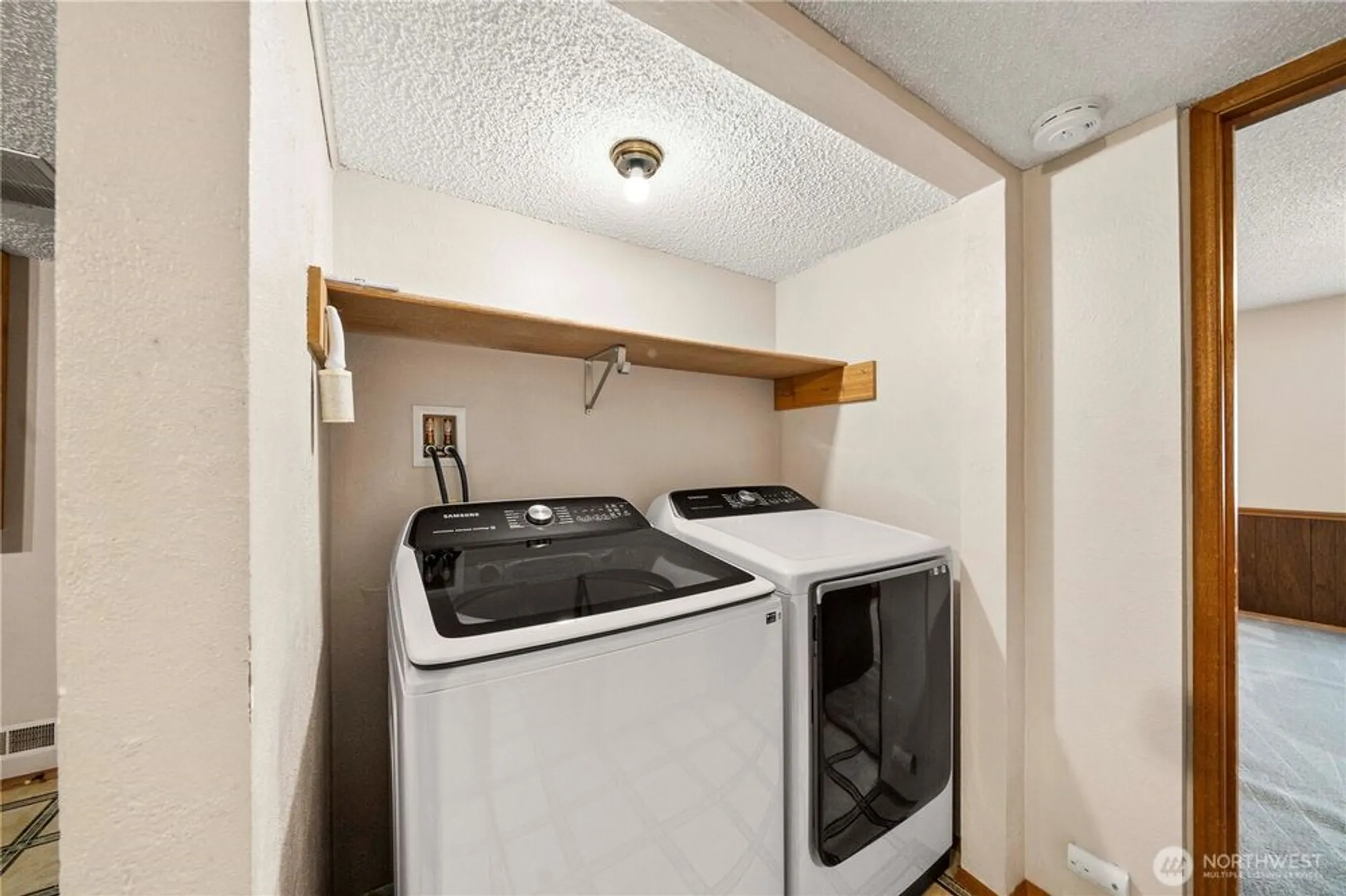 Property Slideshow image 18 of 35 | 10637 glen acres dr s # 10637, Seattle, WA, 98168
