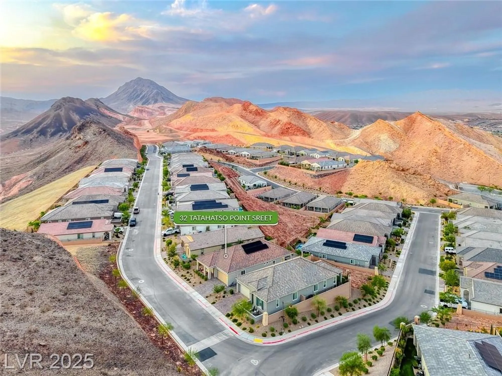 Property Slideshow image 11 of 78 | 32 tatahatso point st, Henderson, NV, 89011