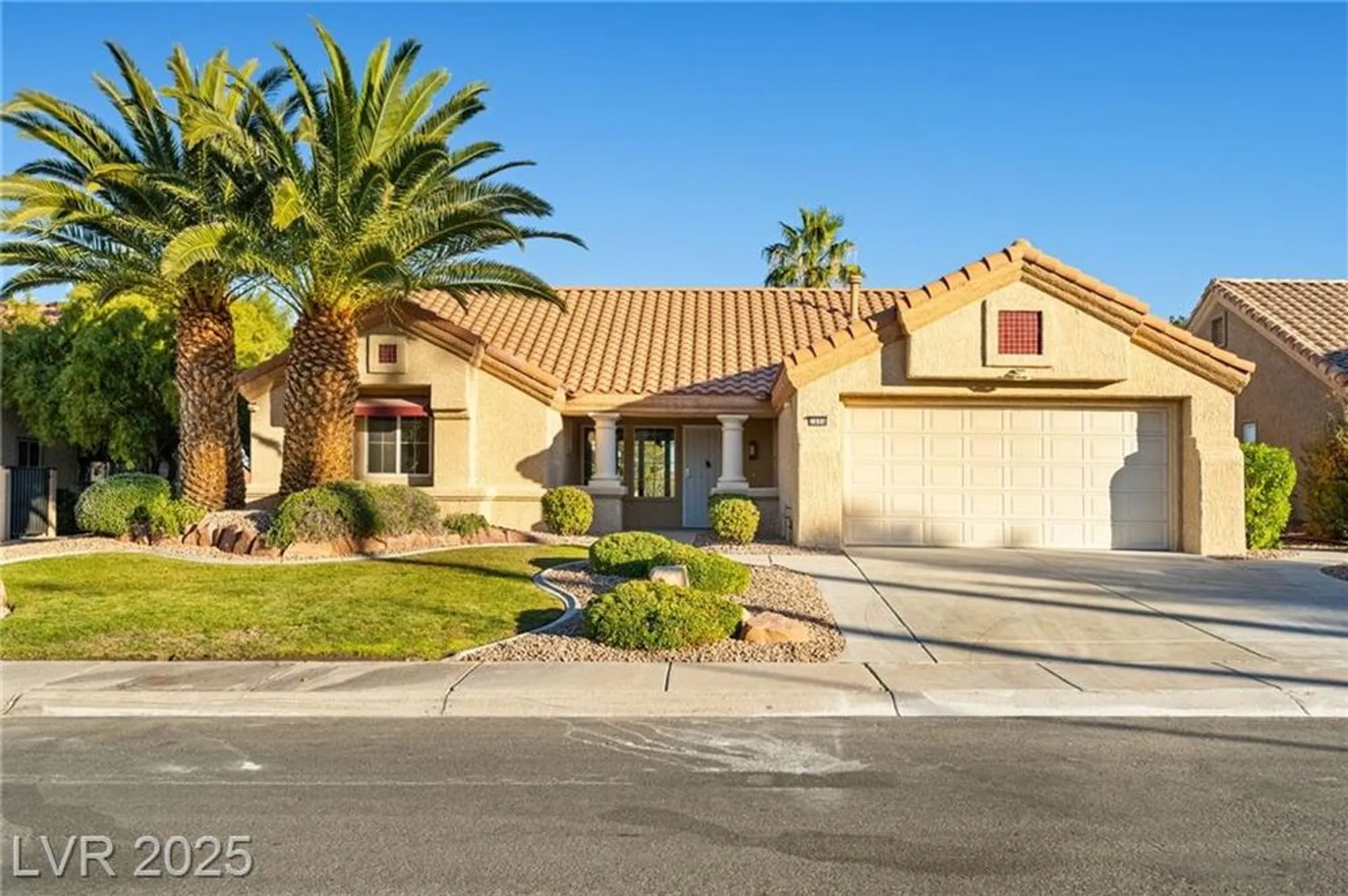 Property Slideshow image 41 of 44 | 2808 crown ridge dr, Las Vegas, NV, 89134