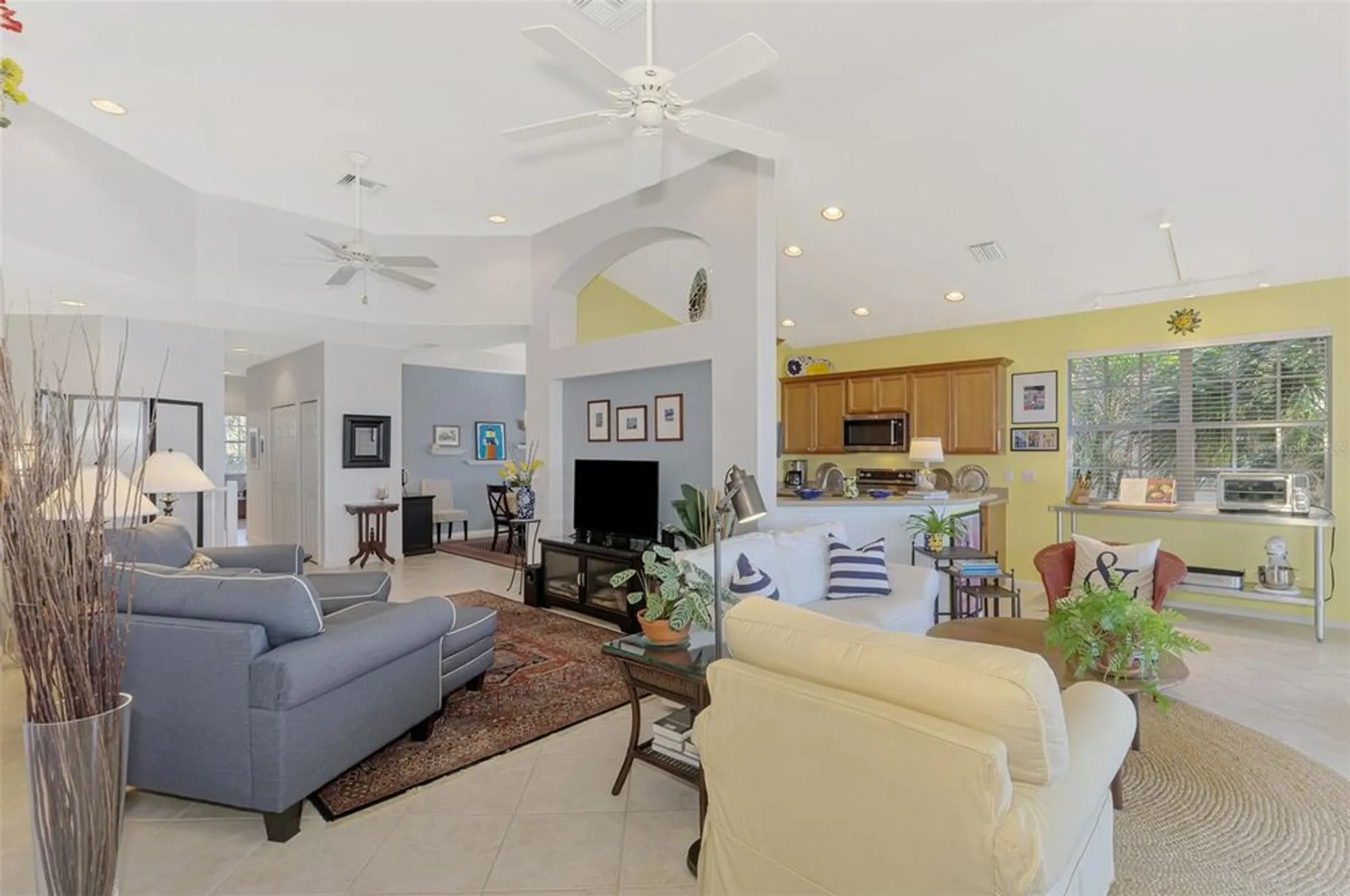 Property Slideshow image 14 of 75 | 4628 club dr h201, Port Charlotte, FL, 33953