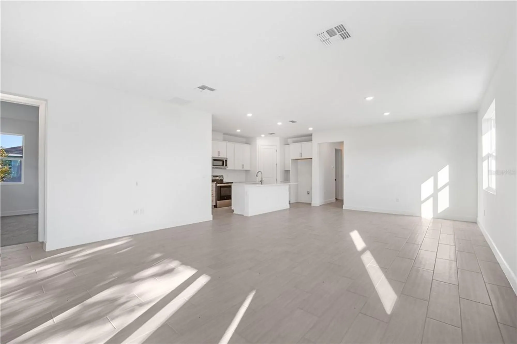 Property Slideshow image 16 of 30 | 9275 players dr, Weeki Wachee, FL, 34613