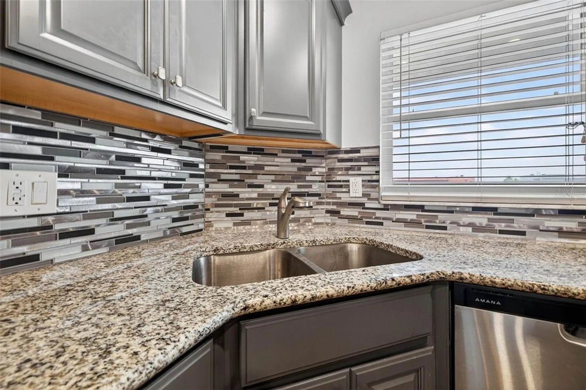 Property Slideshow image 8 of 44 | 6020 shore blvd 602, Gulfport, FL, 33707