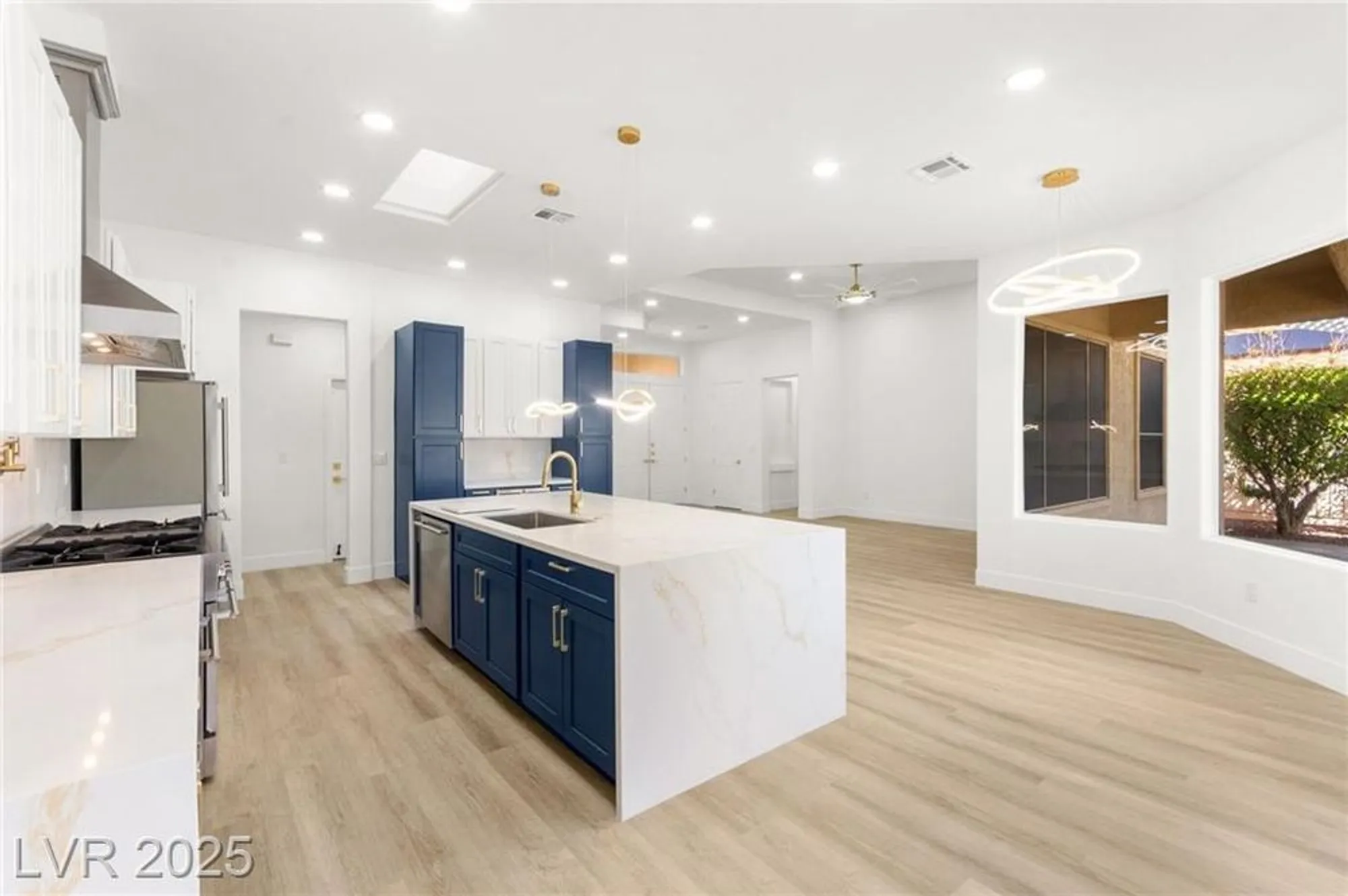 Property Slideshow image 19 of 99 | 3004 darby falls dr, Las Vegas, NV, 89134