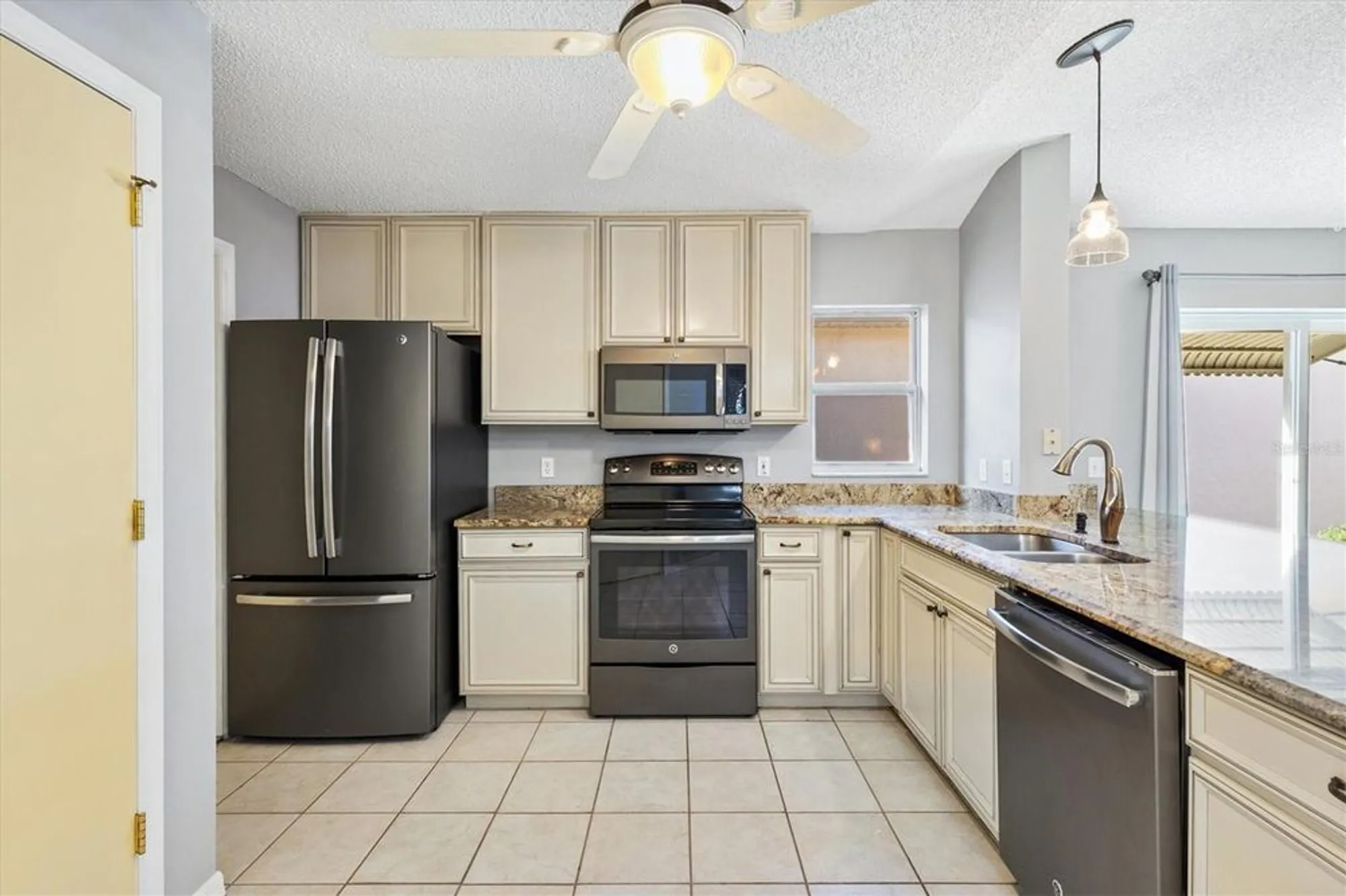 Property Slideshow image 3 of 32 | 748 ramirez ave, Lady Lake, FL, 32159