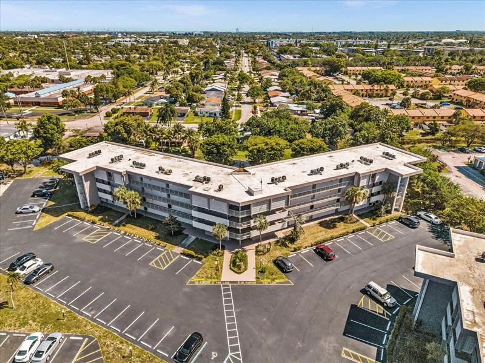 Property Slideshow image 4 of 41 | 2801 nw 47th ter apt 106, Lauderdale Lakes, FL, 33313