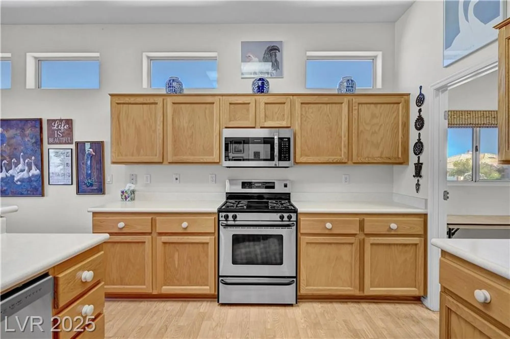 Property Slideshow image 23 of 78 | 10020 villa ridge dr, Las Vegas, NV, 89134