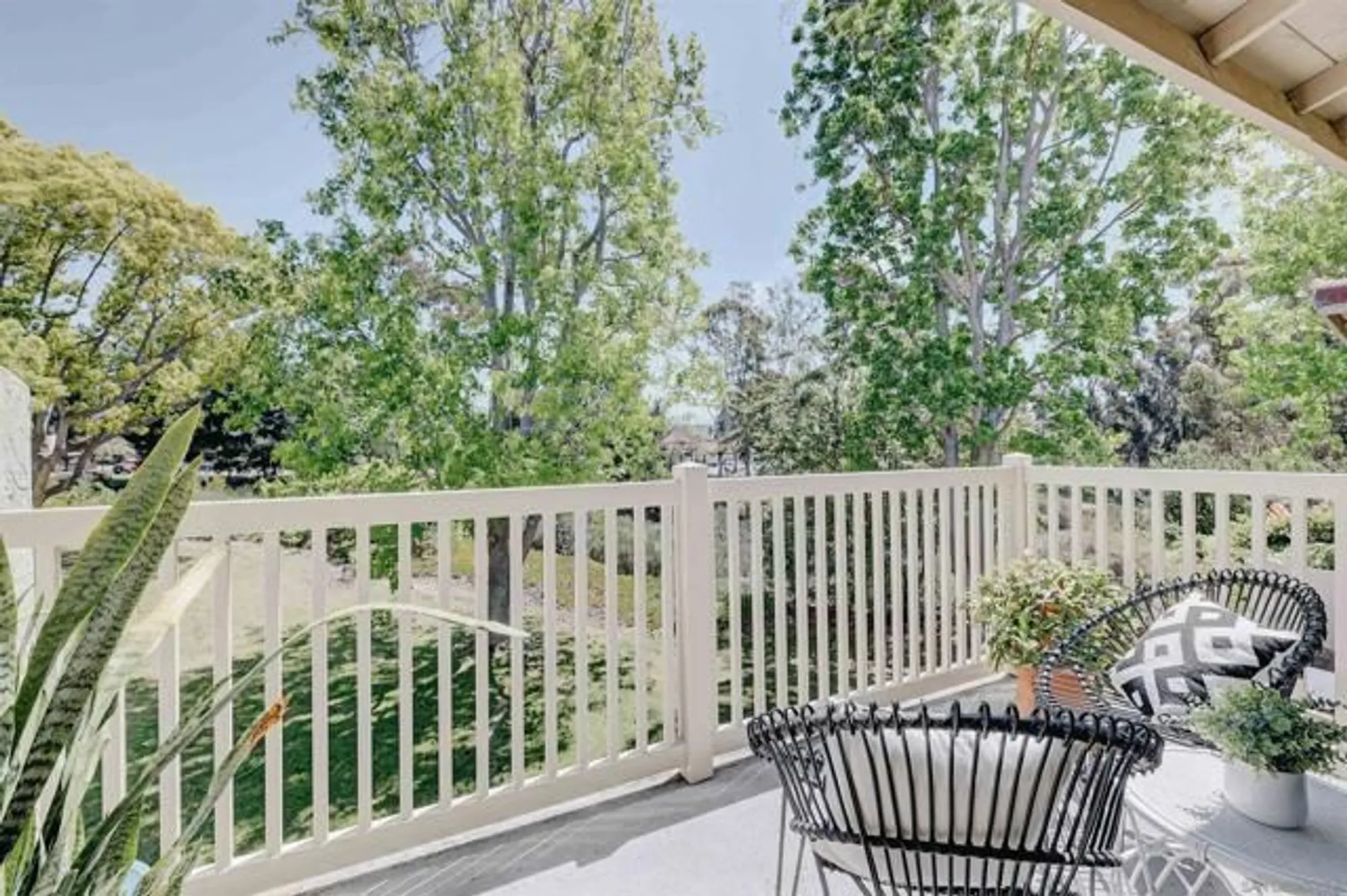 Property Slideshow image 18 of 48 | 1982 fairlee dr, Encinitas, CA, 92024