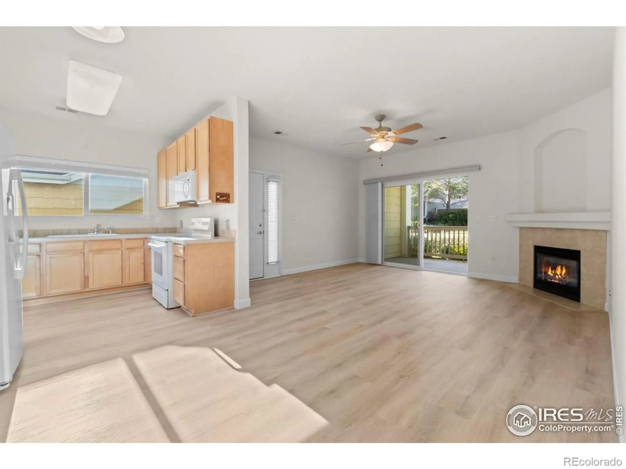 Property Slideshow image 2 of 36 | 4635 hahns peak dr 102, Loveland, CO, 80538