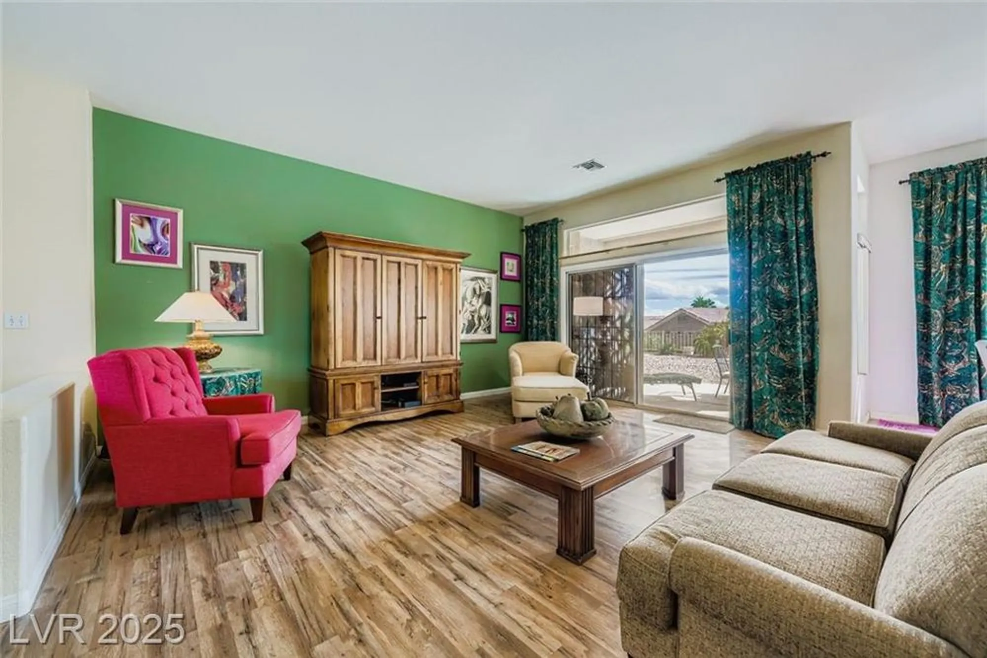 Property Slideshow image 4 of 21 | 2820 faiss dr, Las Vegas, NV, 89134