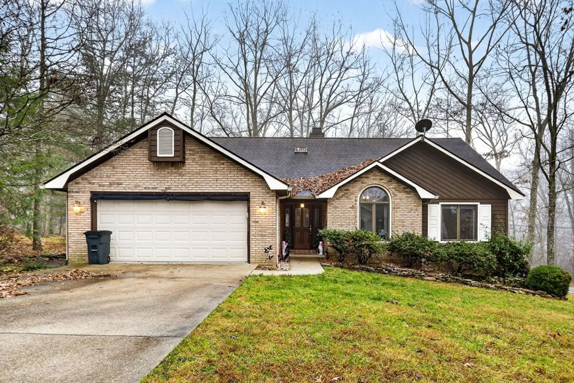 Property Slideshow image 1 of 29 | 213 lakeside dr, Crossville, TN, 38558