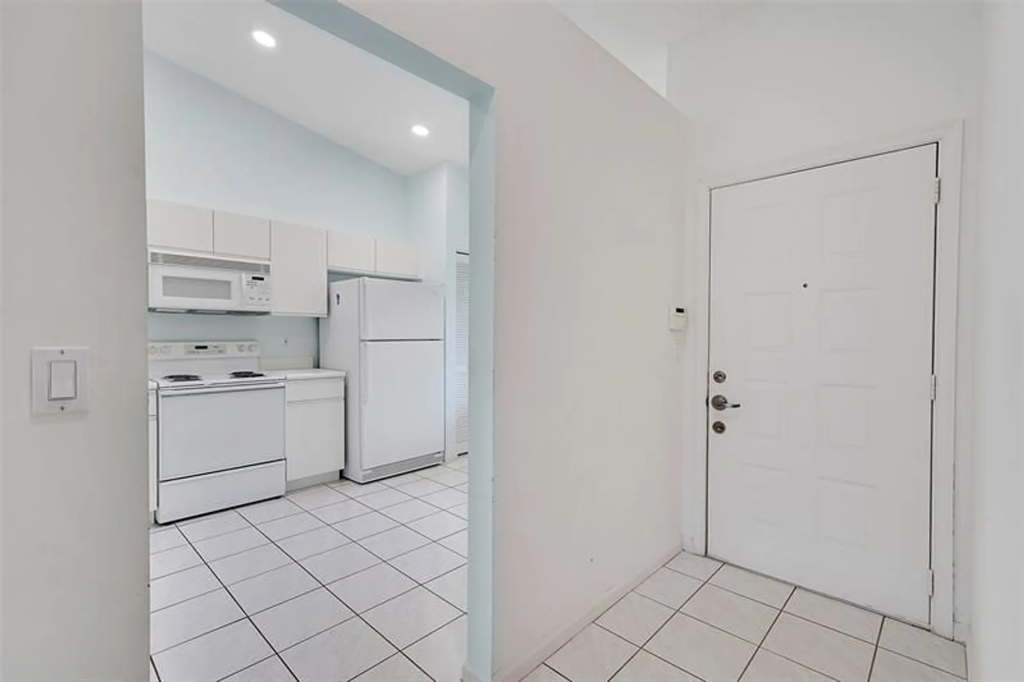 Property Slideshow image 7 of 36 | 5876 regal glen dr 201, Boynton Beach, FL, 33437