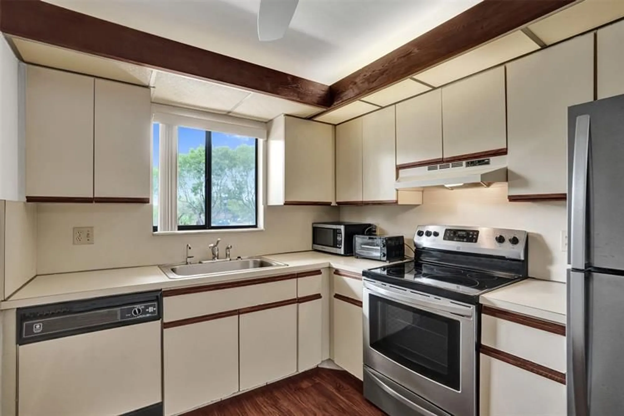 Property Slideshow image 18 of 66 | 7432 ashmont cir 208, Tamarac, FL, 33321