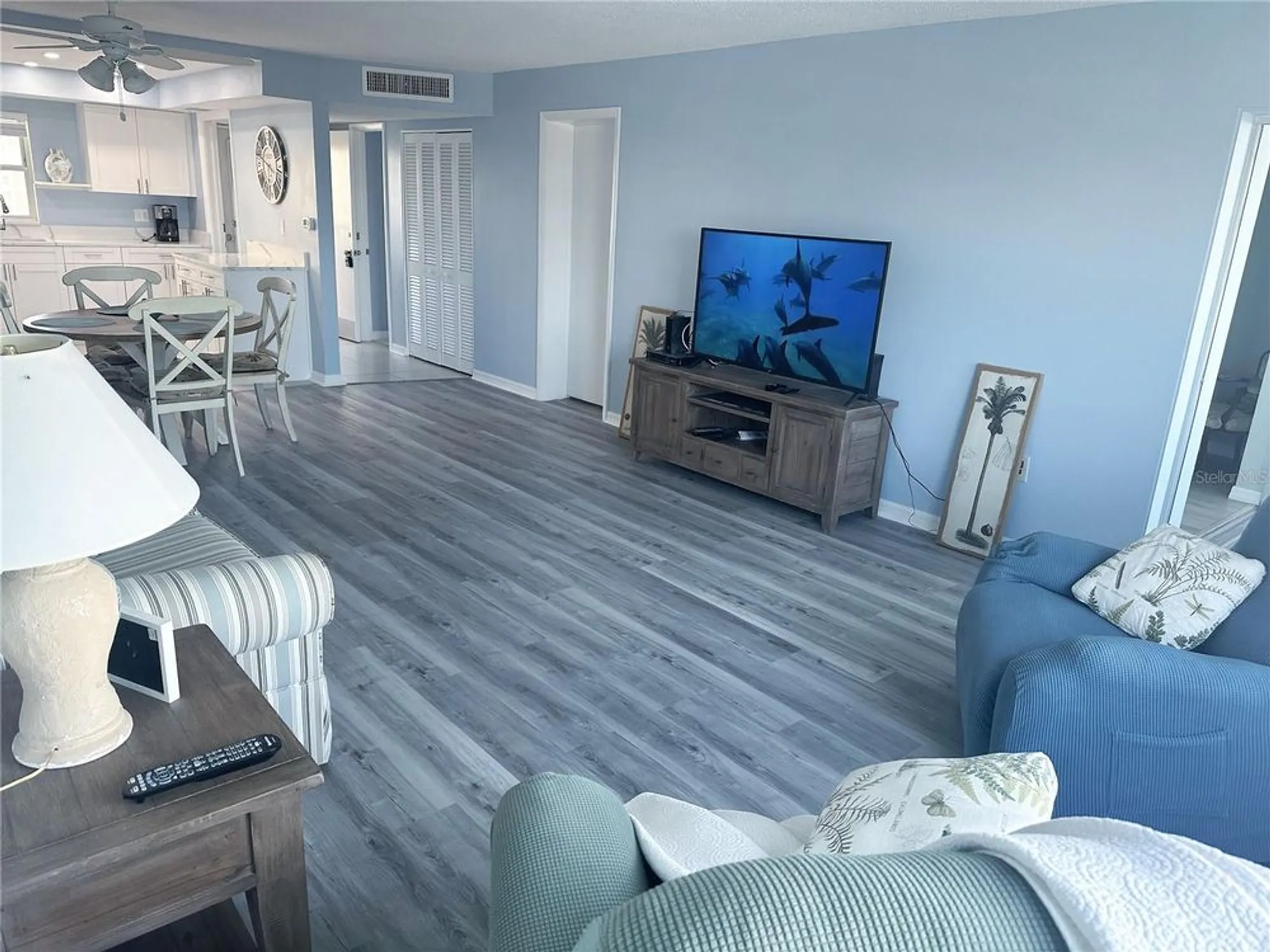 Property Slideshow image 7 of 27 | 4725 cove cir apt 804, St Petersburg, FL, 33708