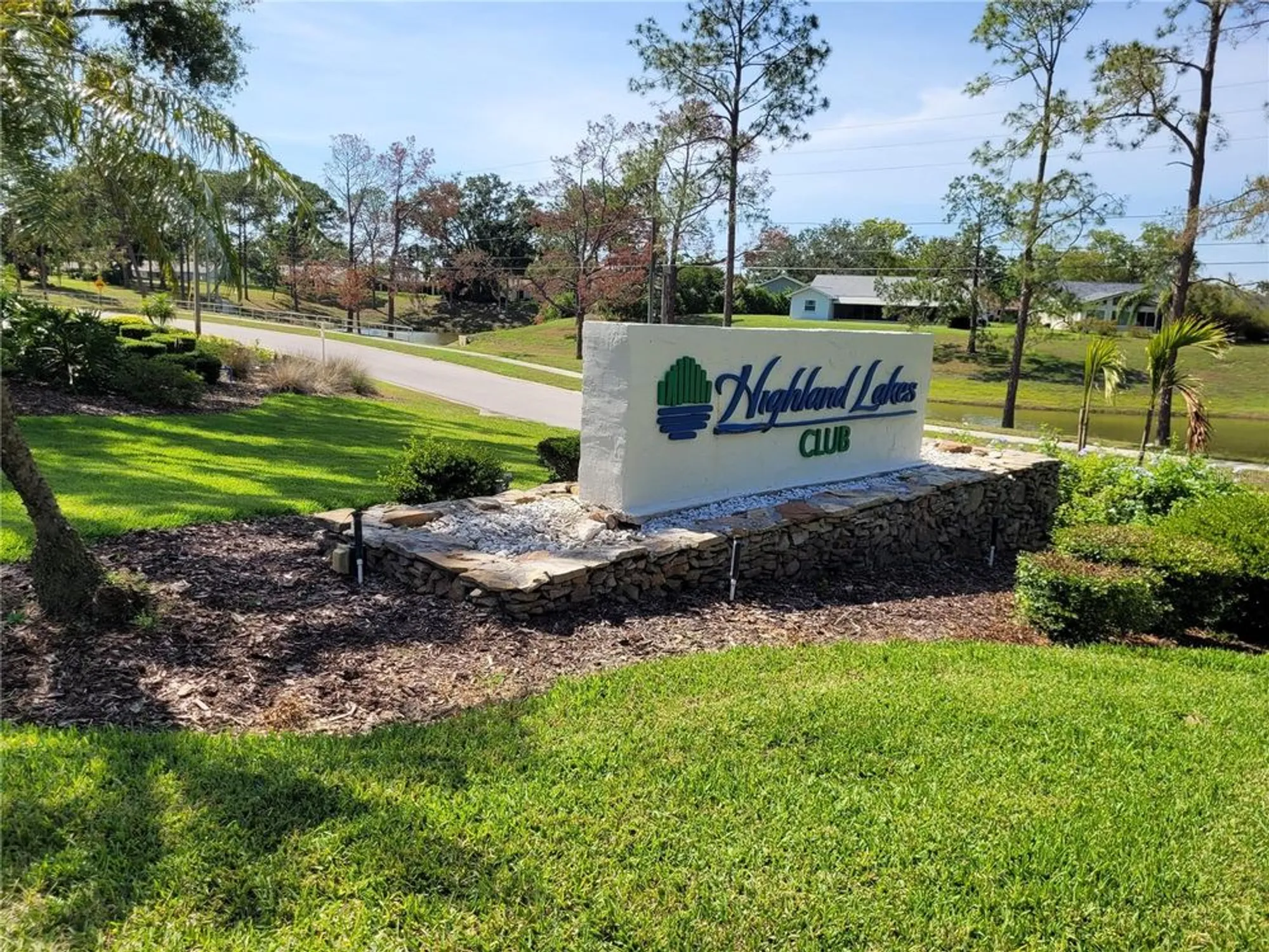 Property Slideshow image 16 of 23 | 946 madrid dr, Palm Harbor, FL, 34684