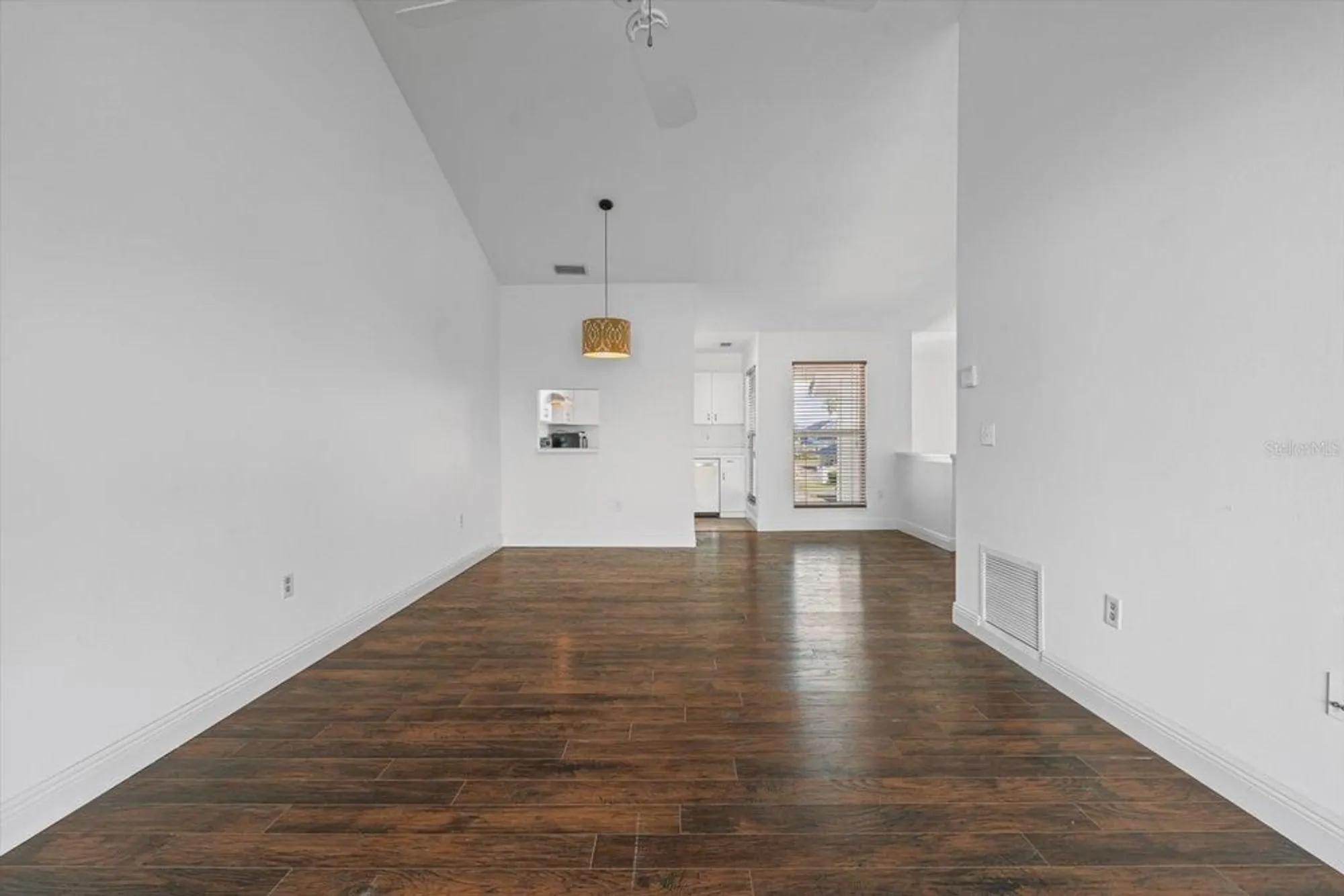 Property Slideshow image 19 of 65 | 970 sandpiper cir # 970, Bradenton, FL, 34209