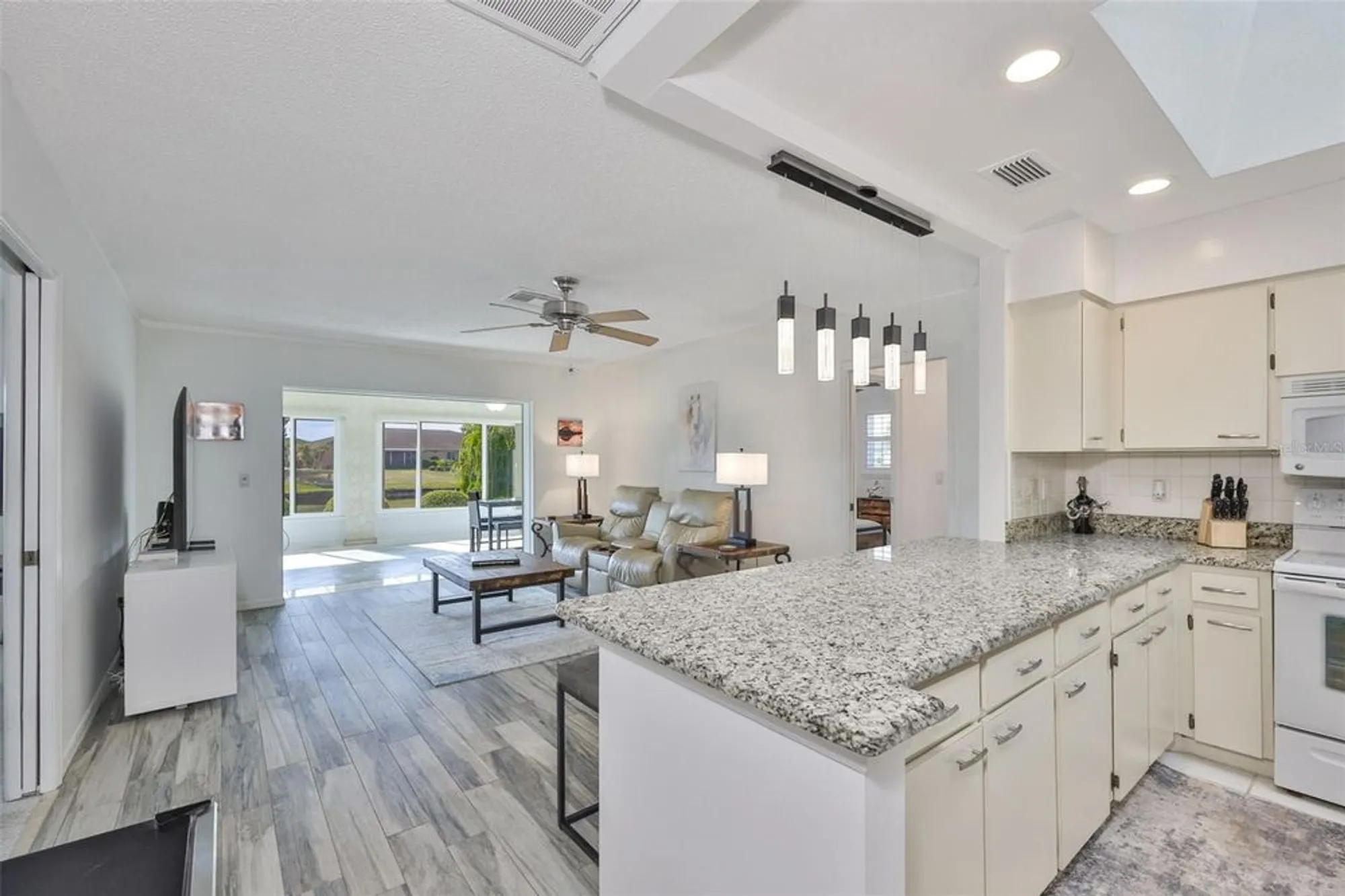 Property Slideshow image 26 of 43 | 1506 bentwood dr, Sun City Center, FL, 33573