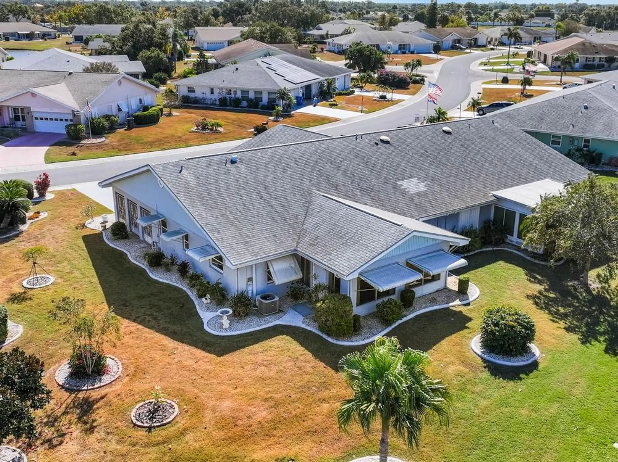 Property Slideshow image 21 of 24 | 910 bluewater dr, Sun City Center, FL, 33573