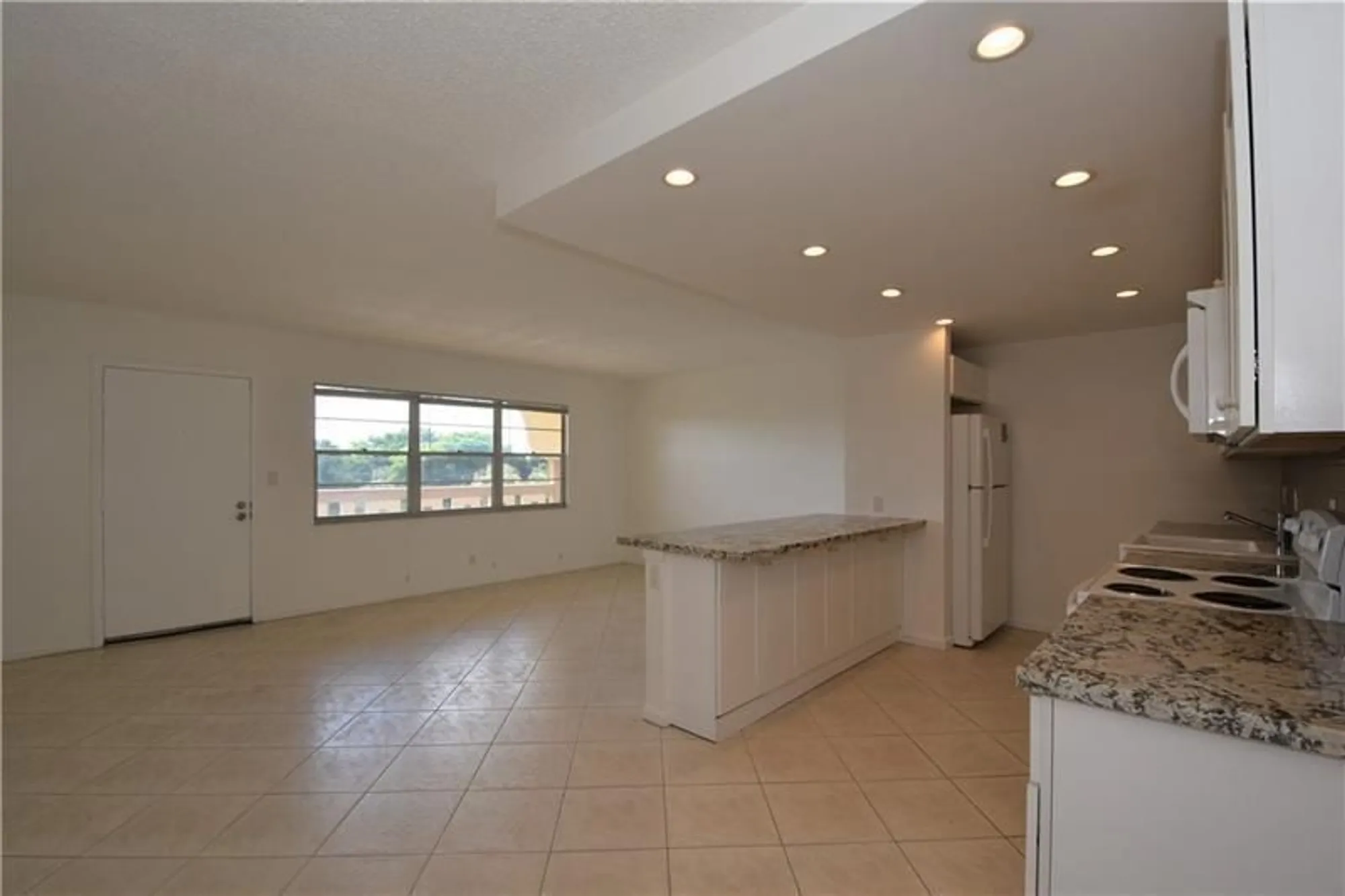 Property Slideshow image 8 of 28 | 2801 victoria way apt j4, Coconut Creek, FL, 33066