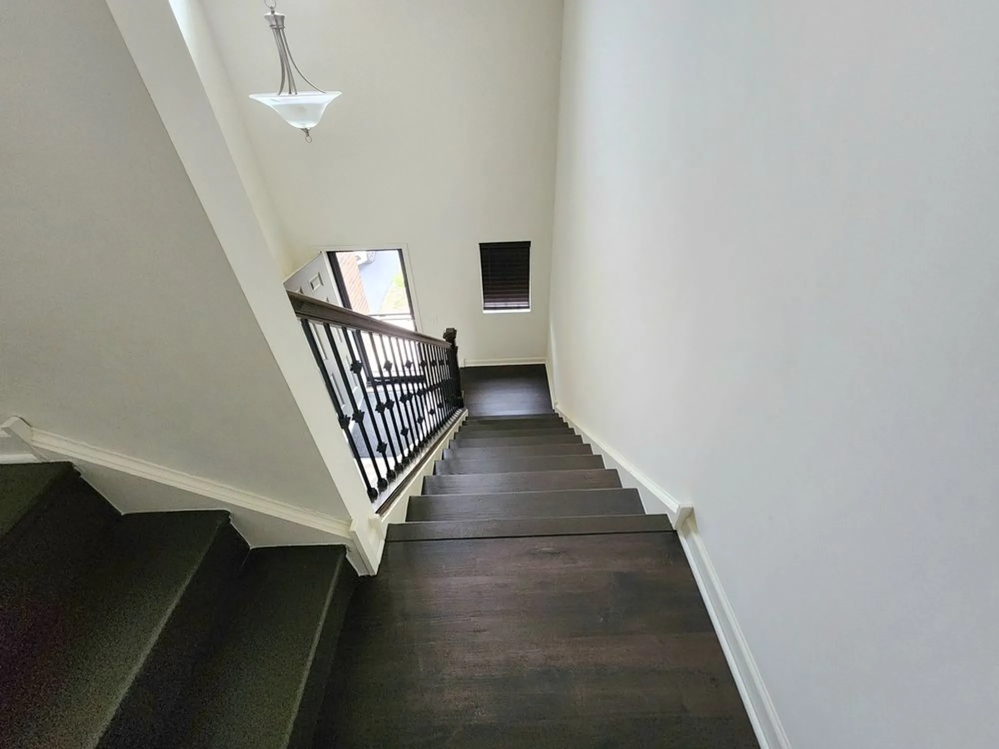 Property Slideshow image 14 of 29 | 2003 magenta ln, Algonquin, IL, 60102