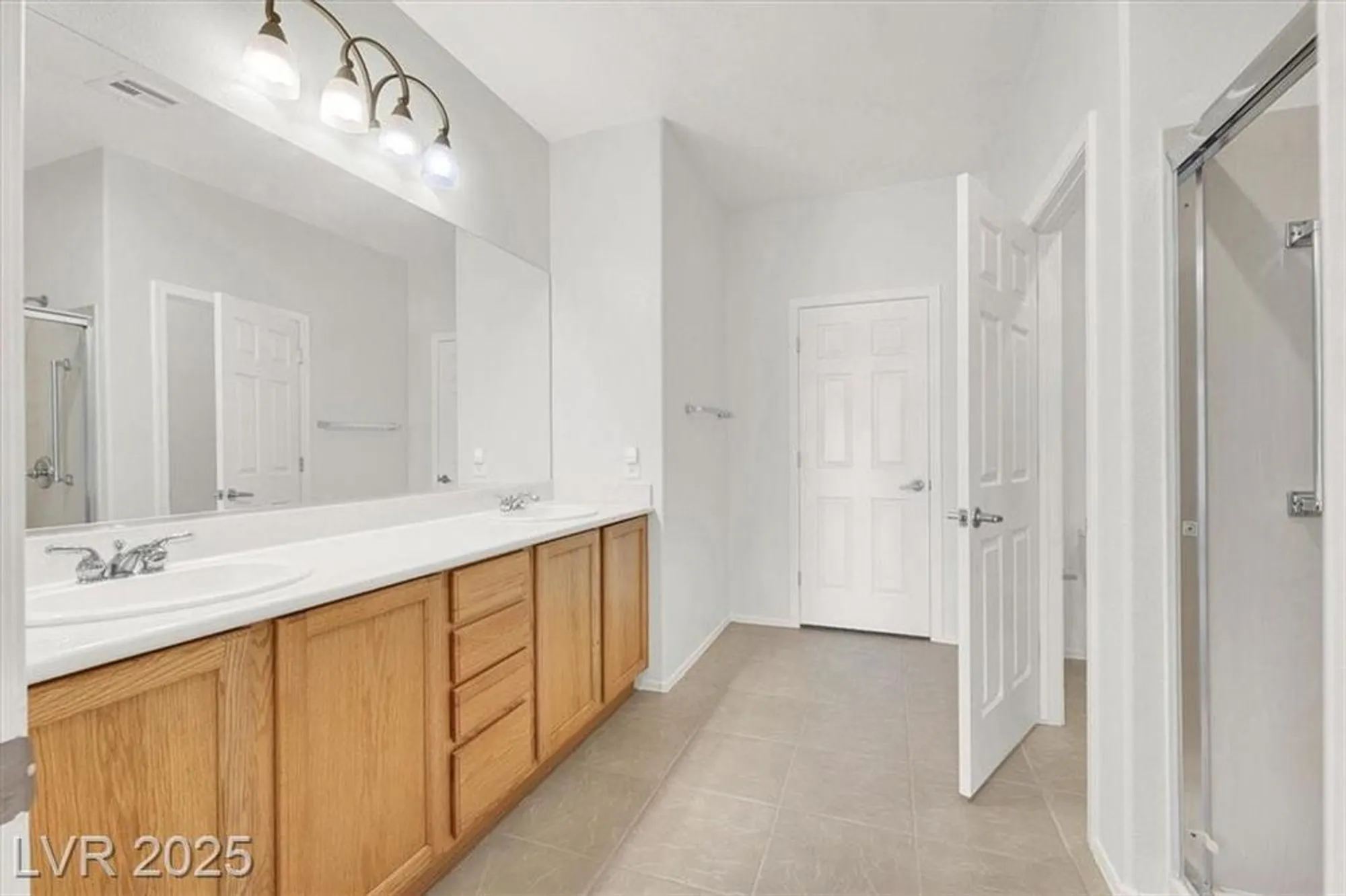 Property Slideshow image 19 of 24 | 2101 sawtooth mountain dr, Henderson, NV, 89044