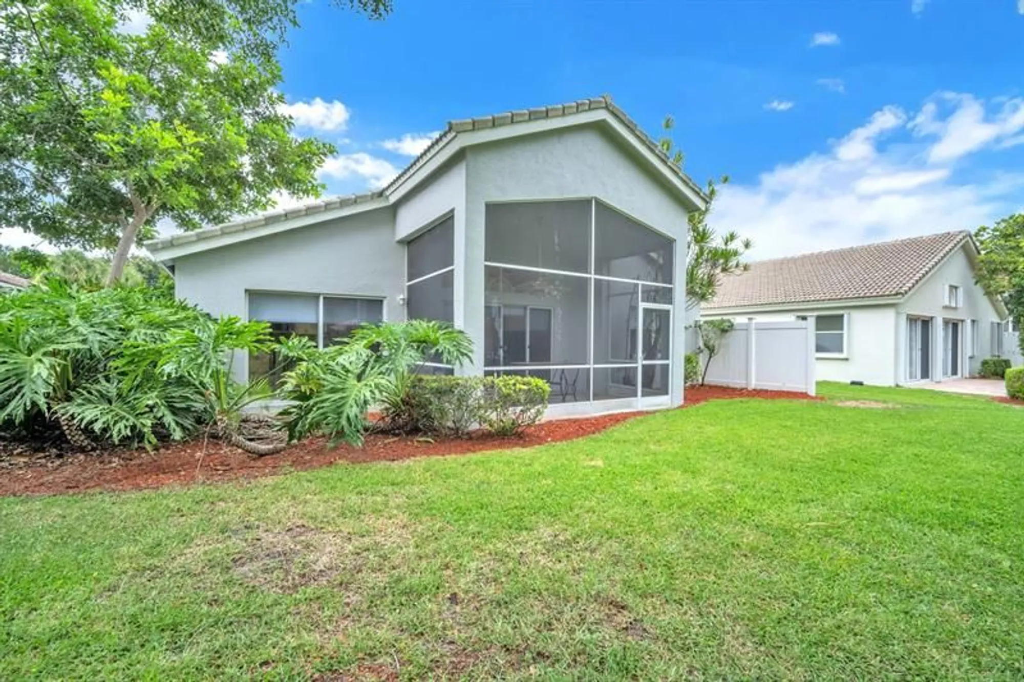 Property Slideshow image 28 of 57 | 5701 swaying palm ln, Boynton Beach, FL, 33437